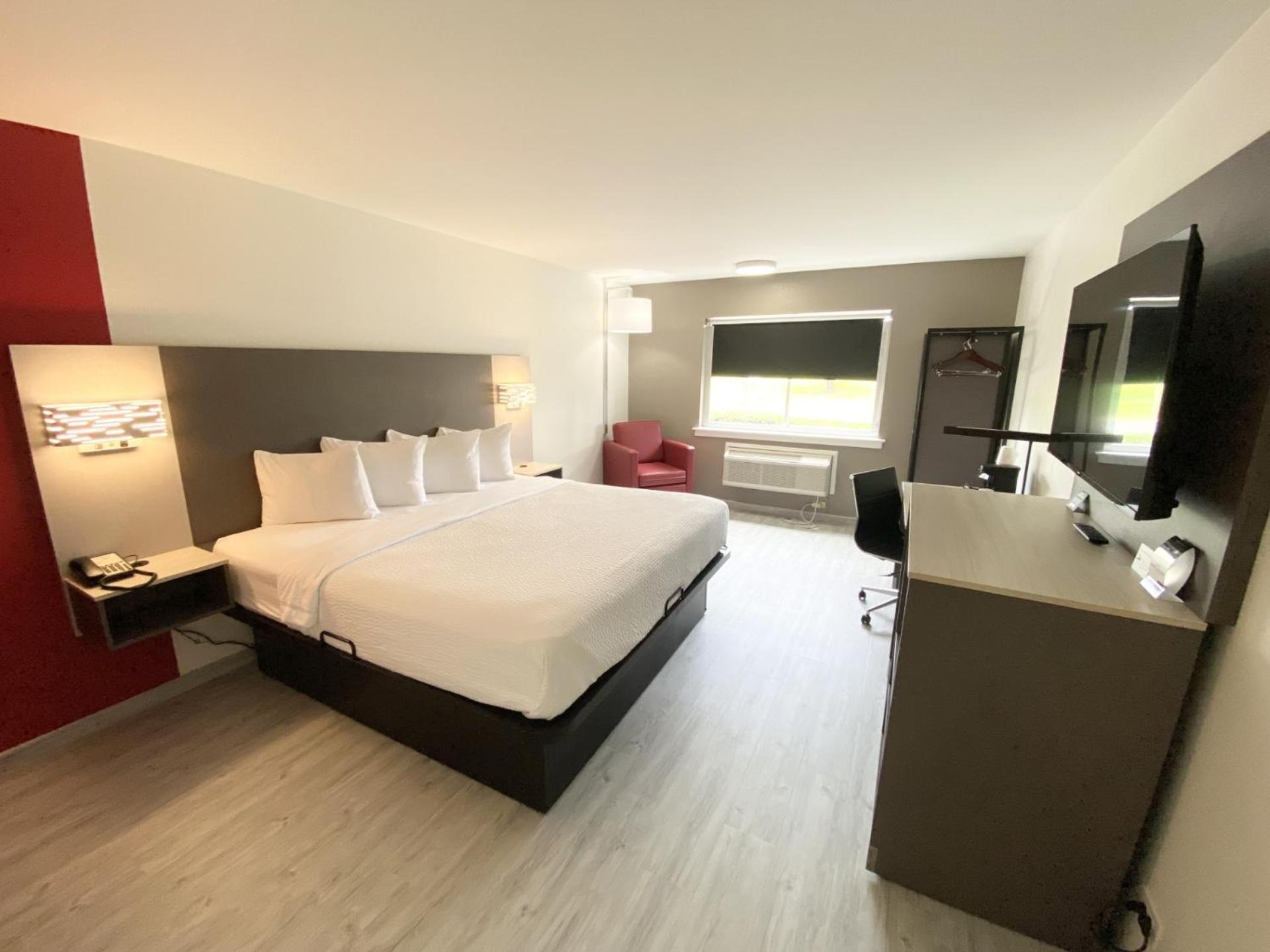 Ramada by Wyndham Tuscaloosa photo 5