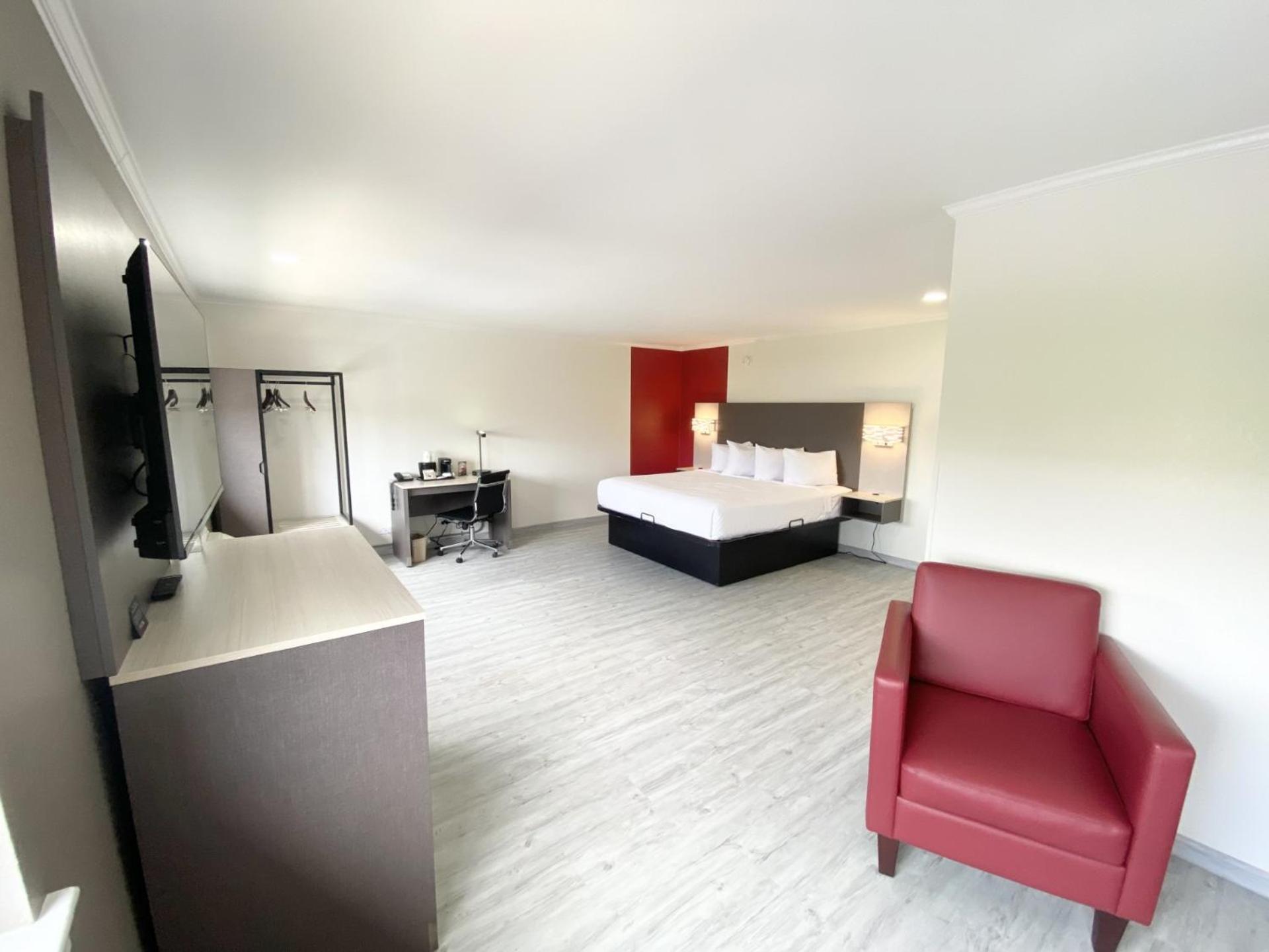 Ramada by Wyndham Tuscaloosa photo 62
