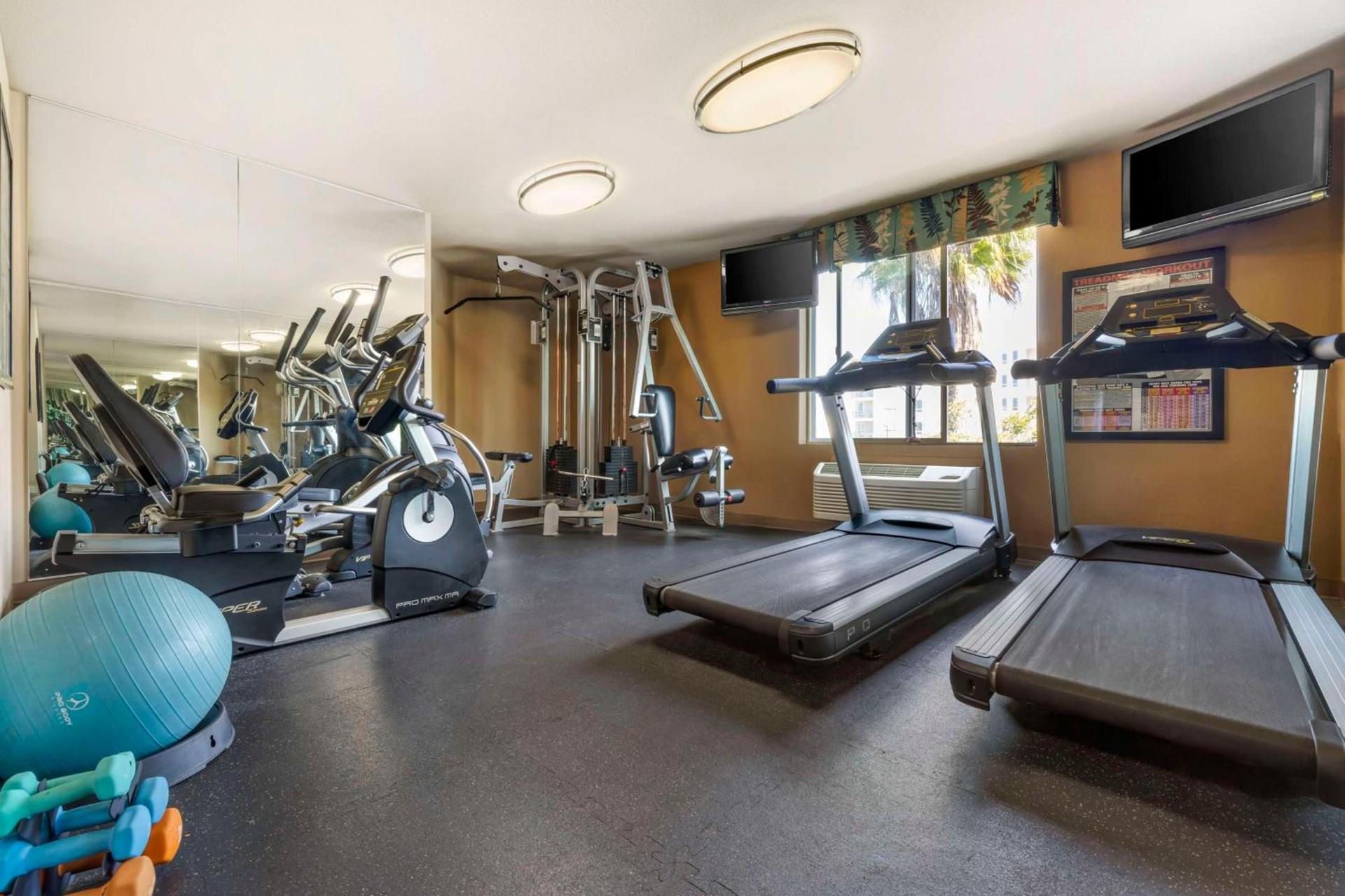 Best Western Plus Oceanside Palms photo 34