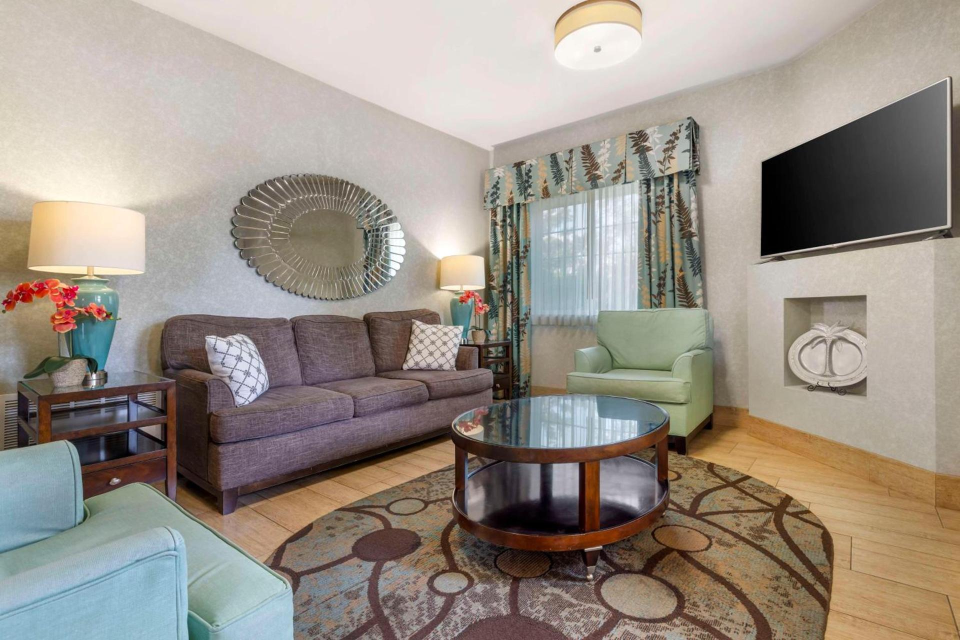 Best Western Plus Oceanside Palms photo 3