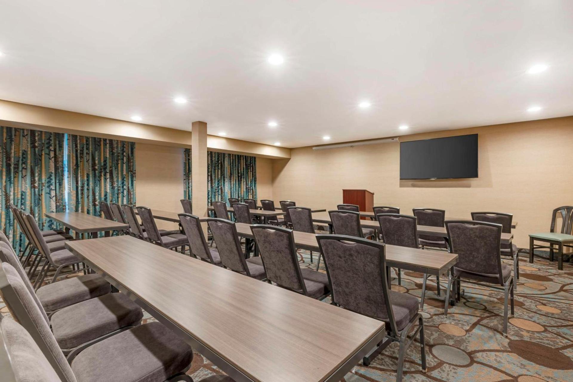 Best Western Plus Oceanside Palms photo 35