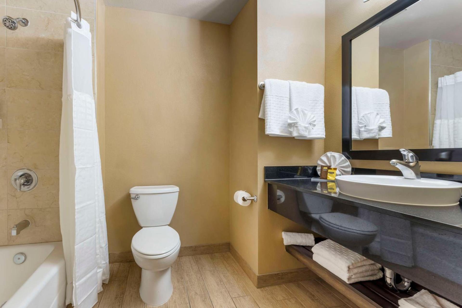 Best Western Plus Oceanside Palms photo 28