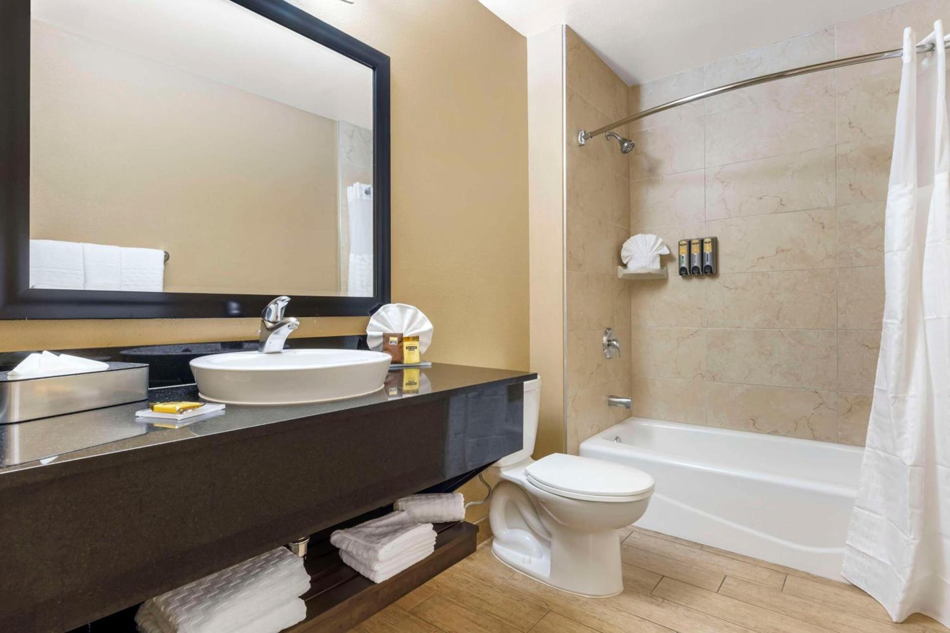 Best Western Plus Oceanside Palms photo 29