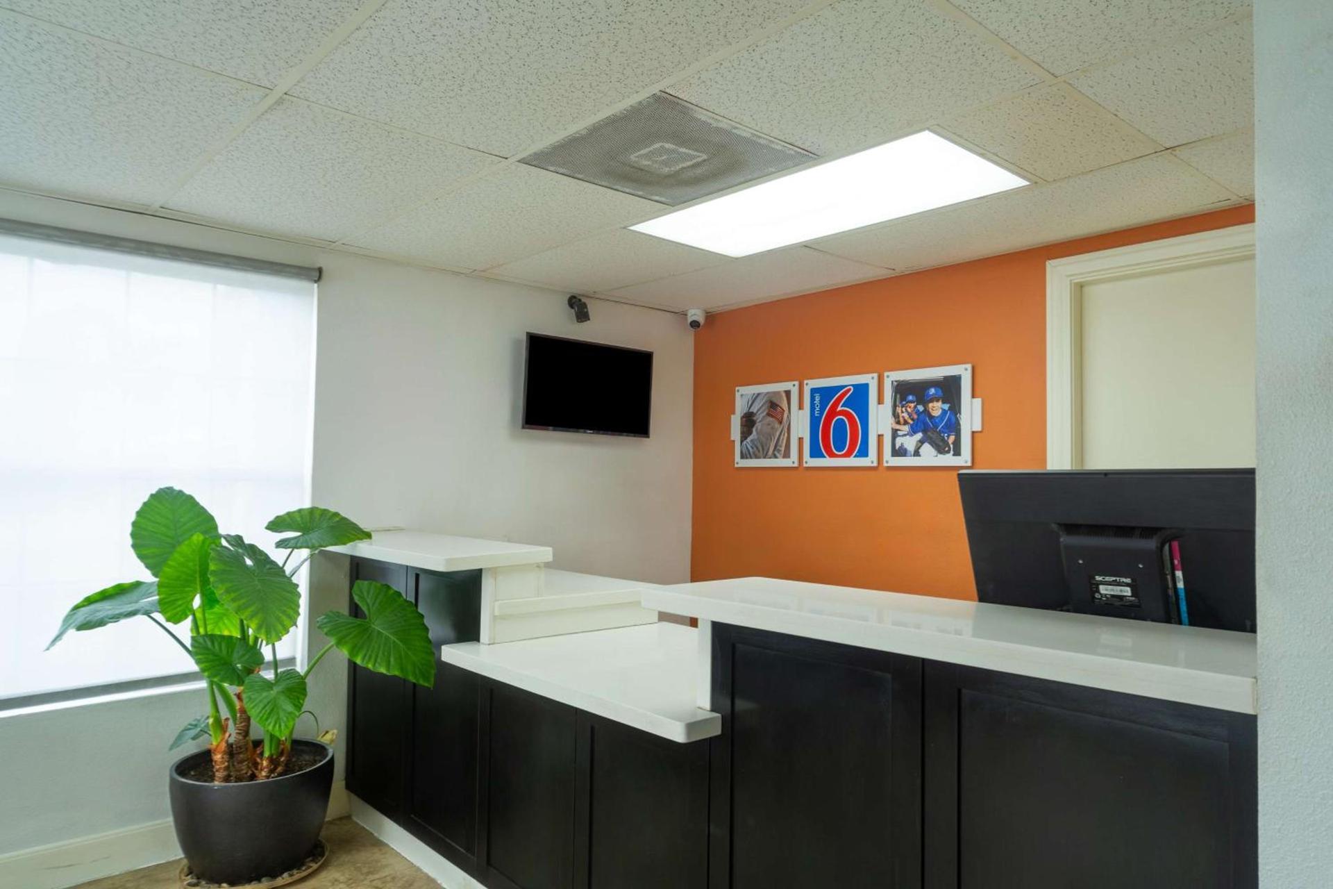 Motel 6-Livingston, TX photo 25