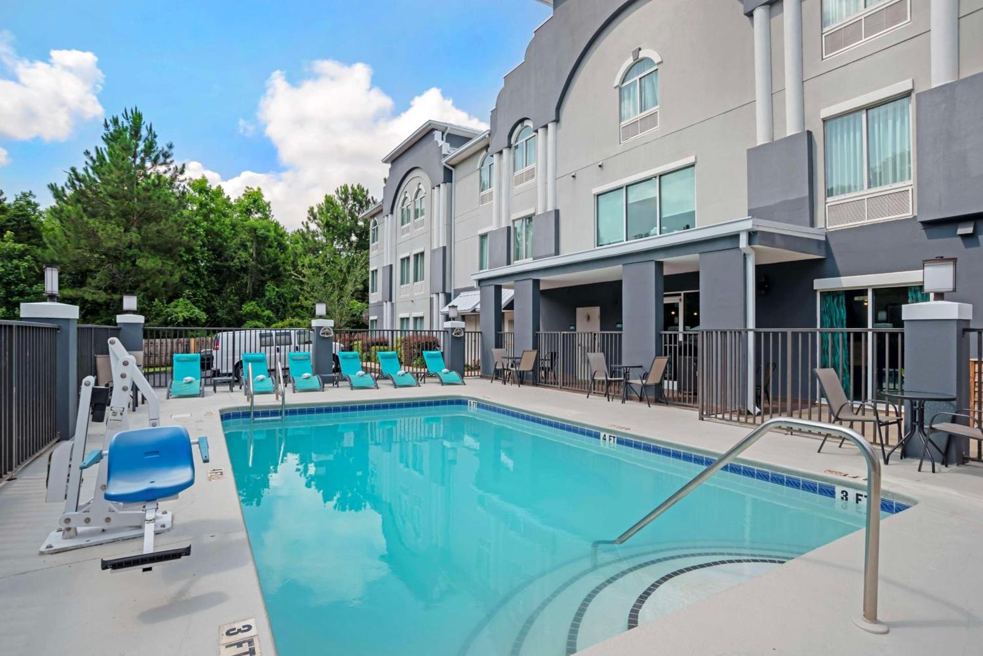 Best Western Plus Blue Angel Inn photo 2