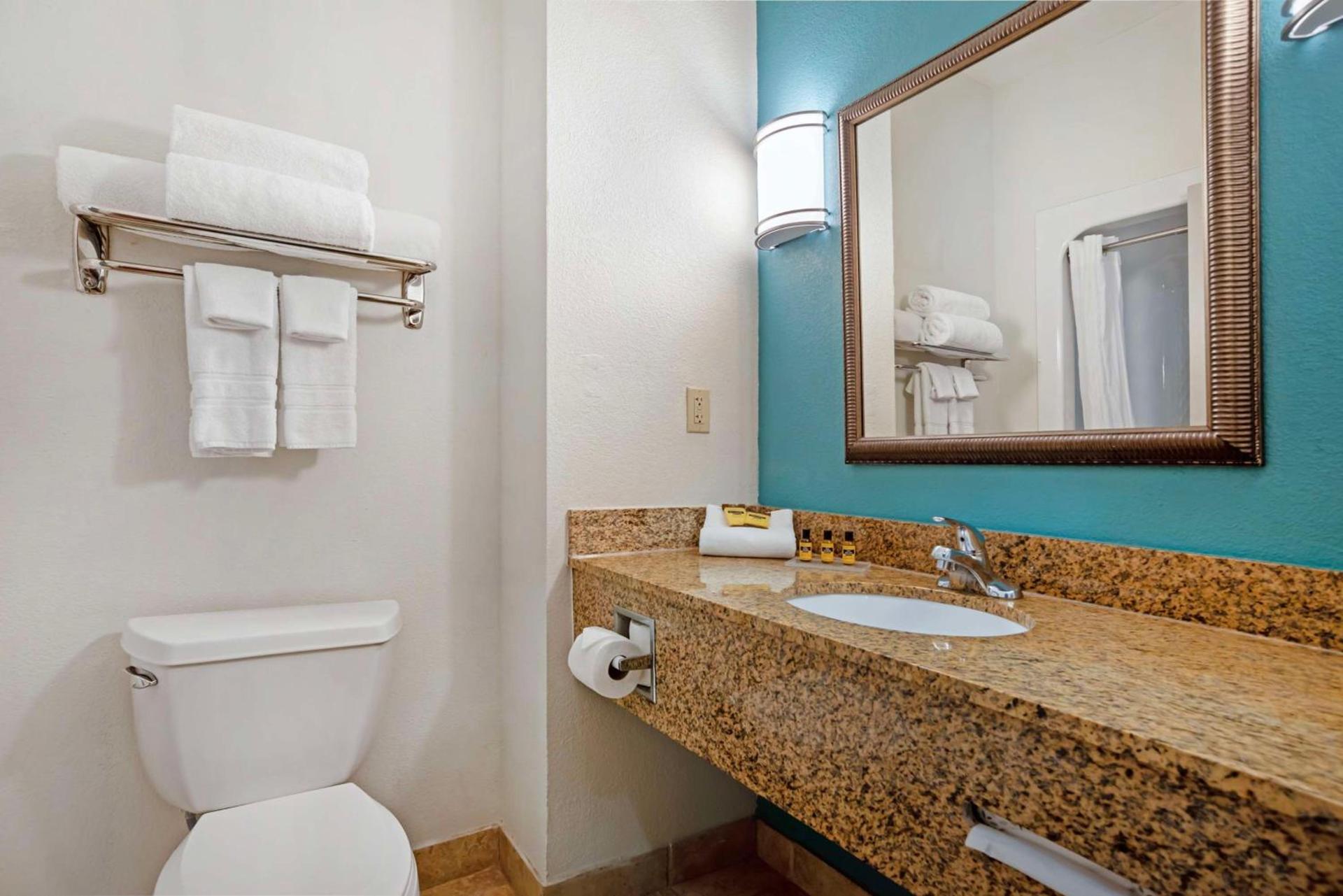 Best Western Plus Blue Angel Inn photo 32