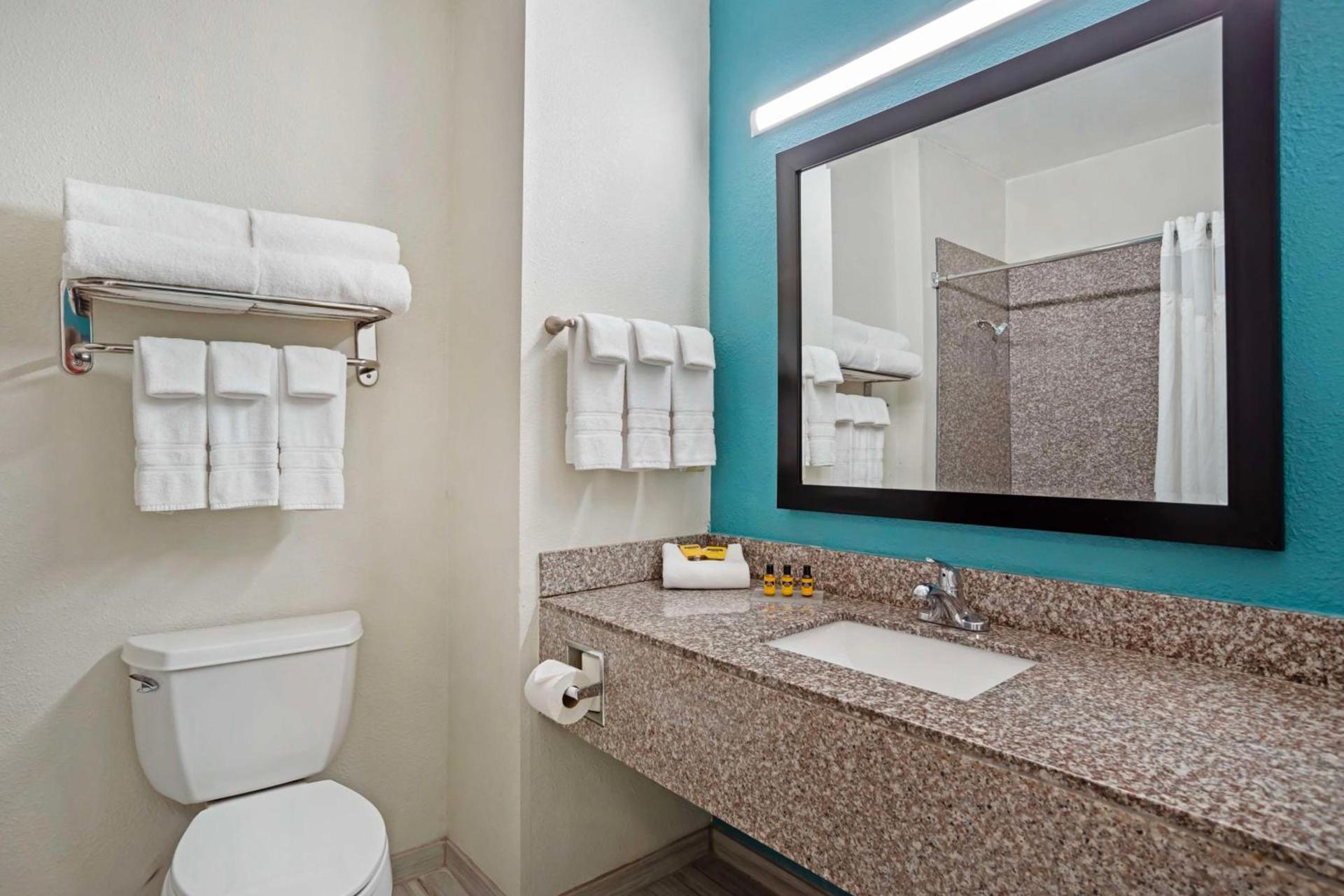 Best Western Plus Blue Angel Inn photo 33
