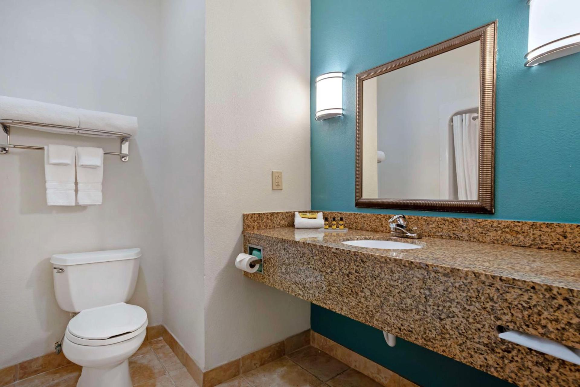 Best Western Plus Blue Angel Inn photo 36