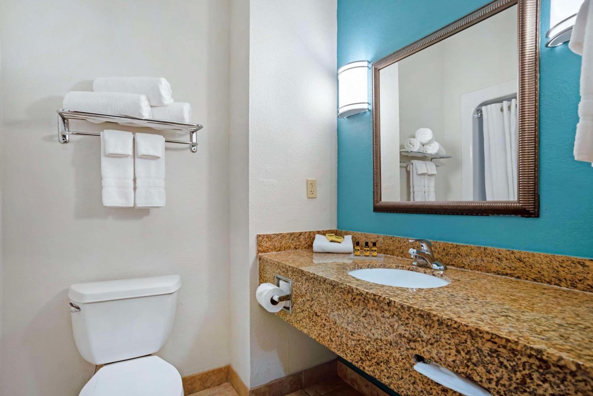 Best Western Plus Blue Angel Inn photo 34