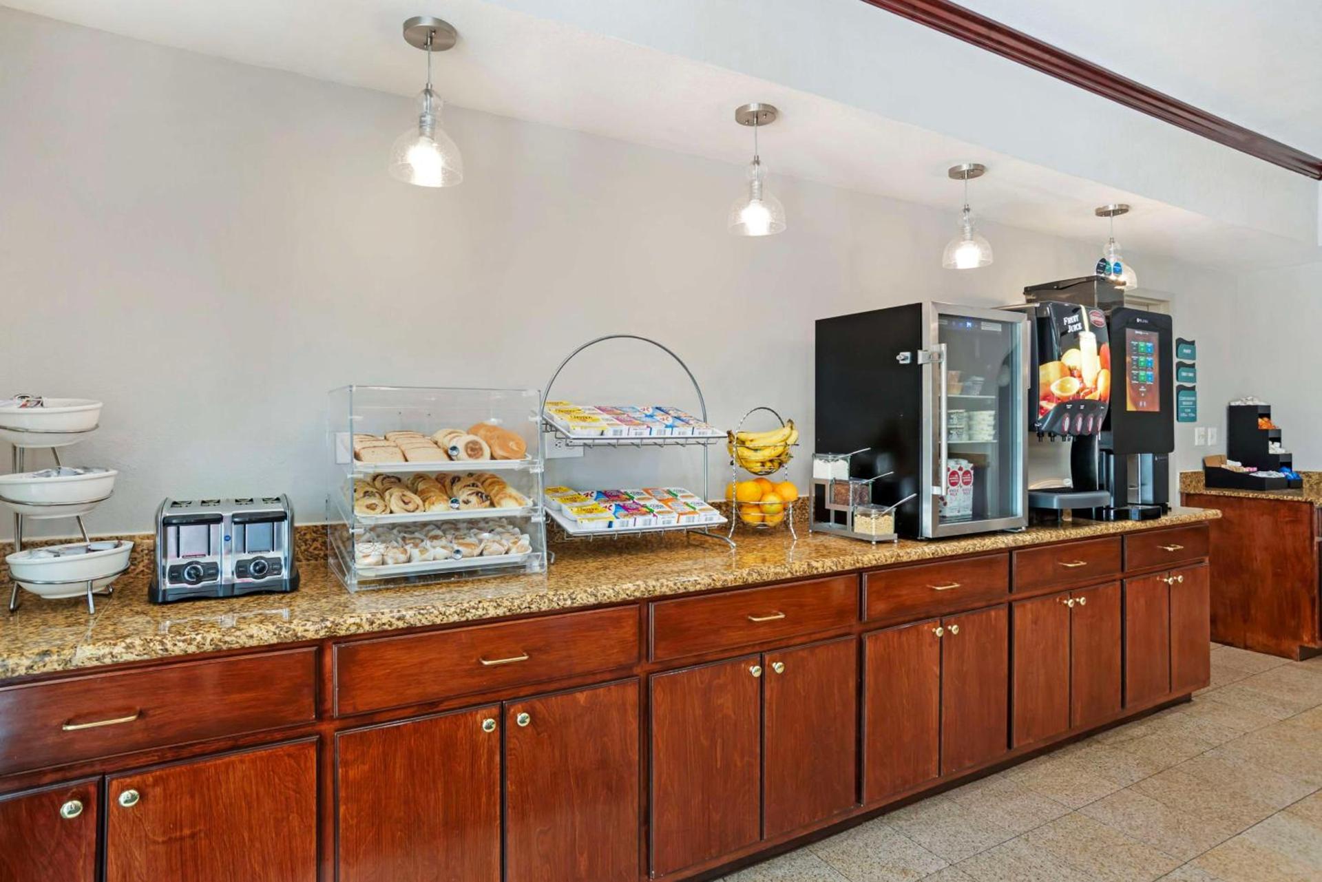 Best Western Plus Blue Angel Inn photo 41