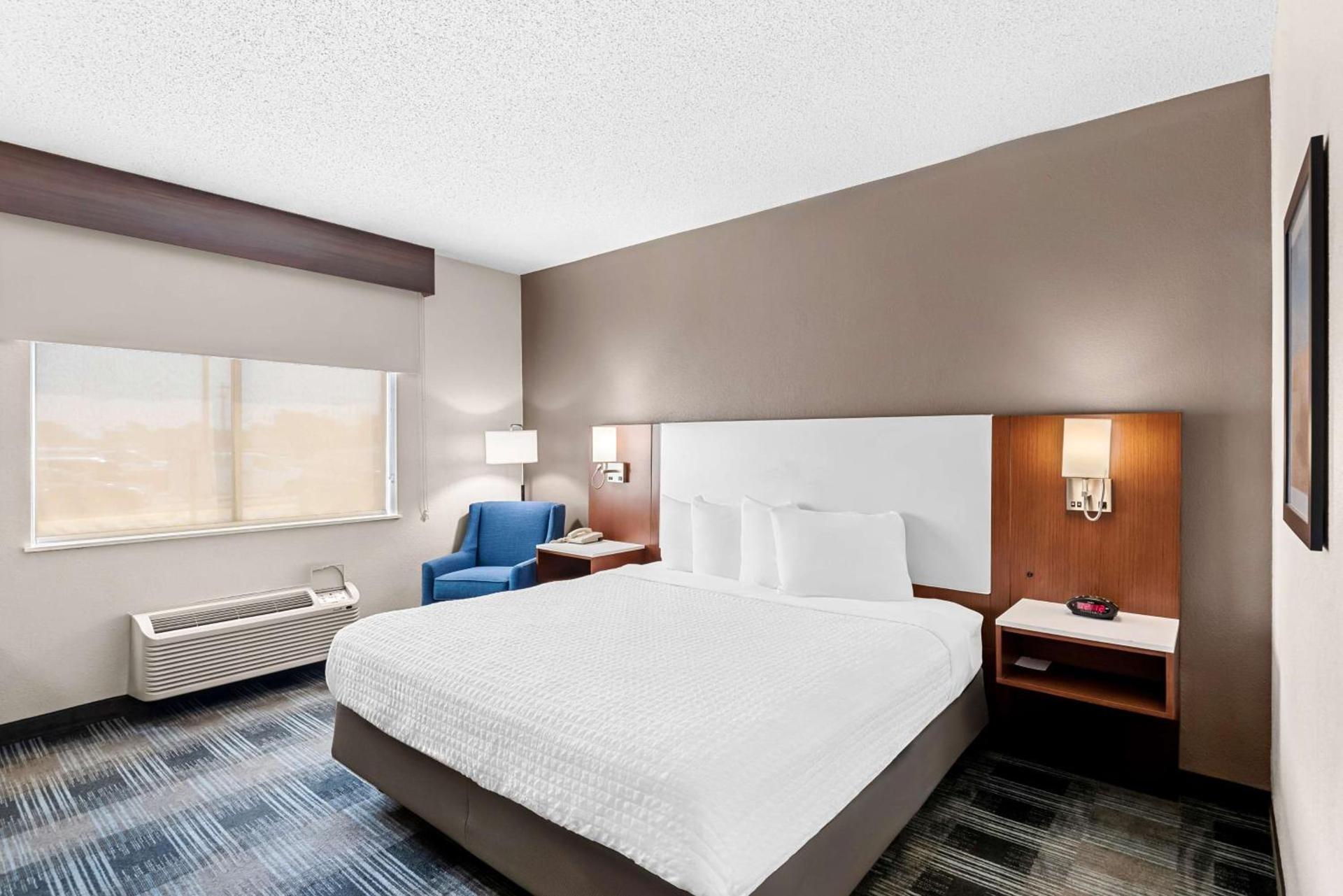 Best Western Ottumwa Inn & Suites photo 25