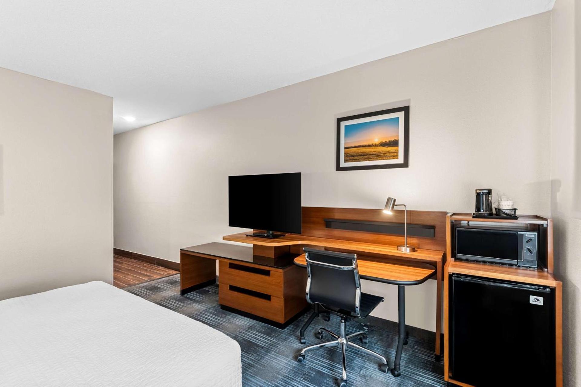 Best Western Ottumwa Inn & Suites photo 31