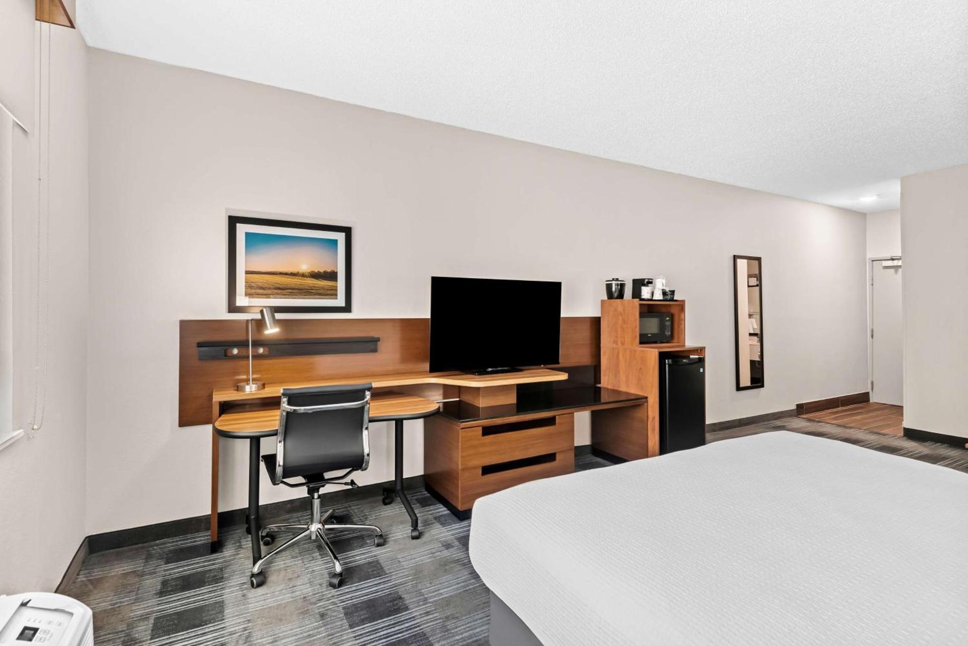 Best Western Ottumwa Inn & Suites photo 35