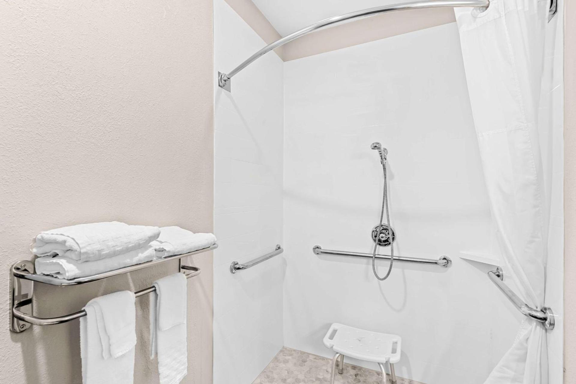 Best Western Ottumwa Inn & Suites photo 41