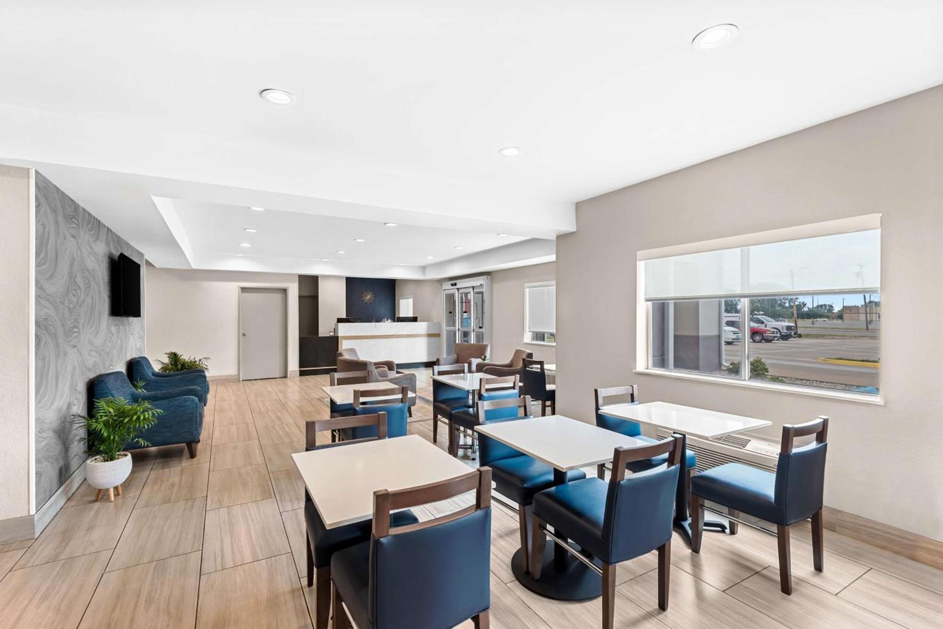 Best Western Ottumwa Inn & Suites photo 45