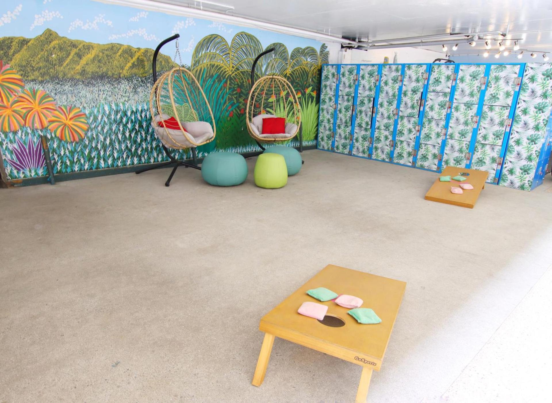 Waikiki Beachside Hostel photo 24