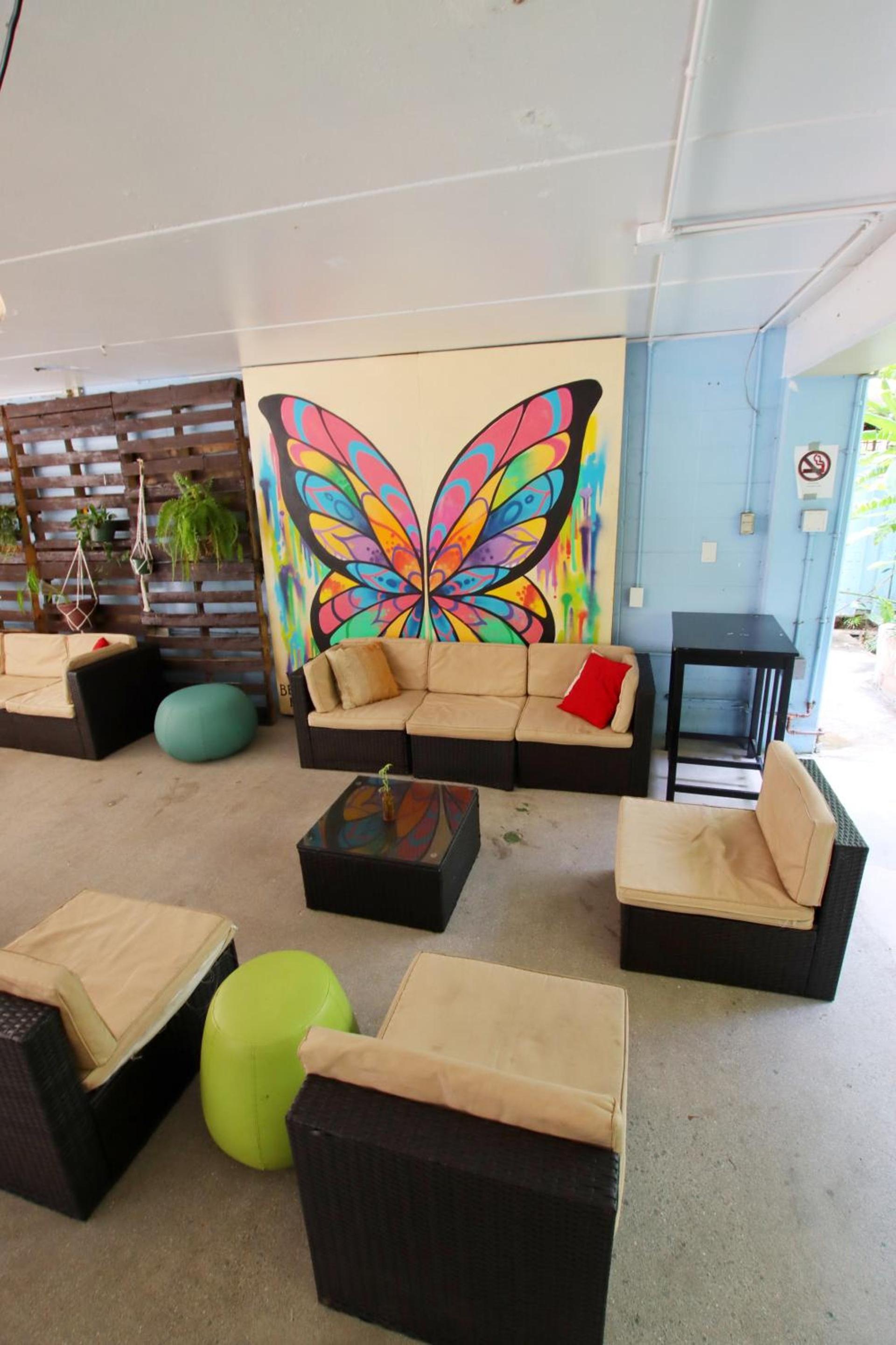 Waikiki Beachside Hostel photo 55