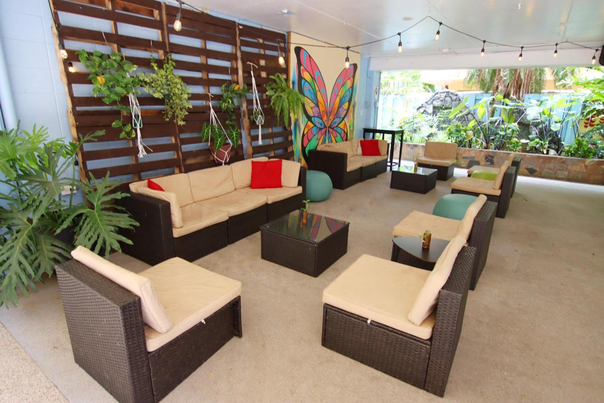 Waikiki Beachside Hostel photo 77