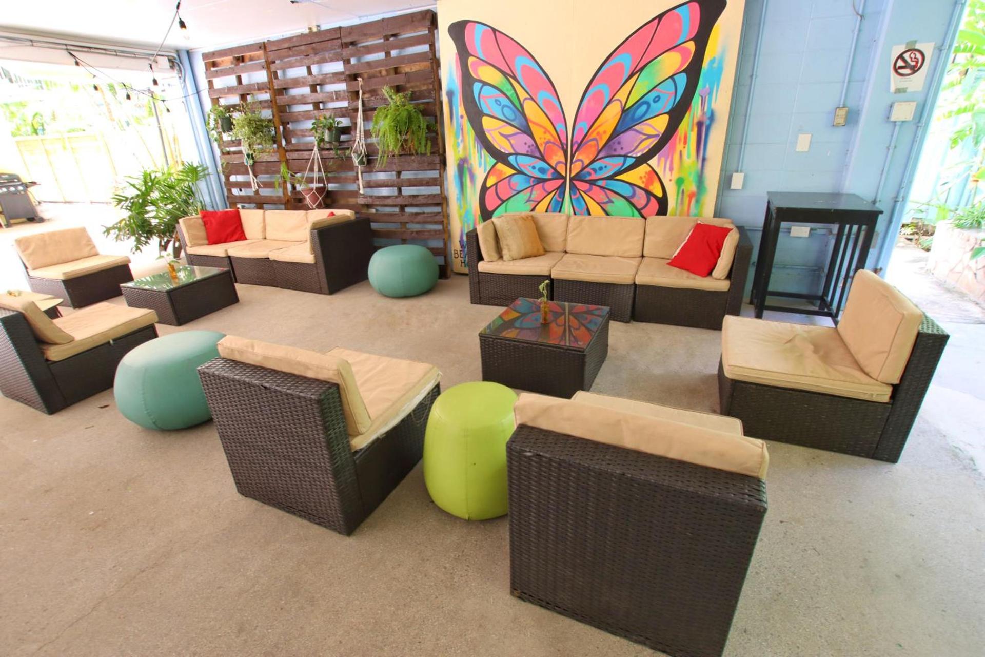 Waikiki Beachside Hostel photo 45