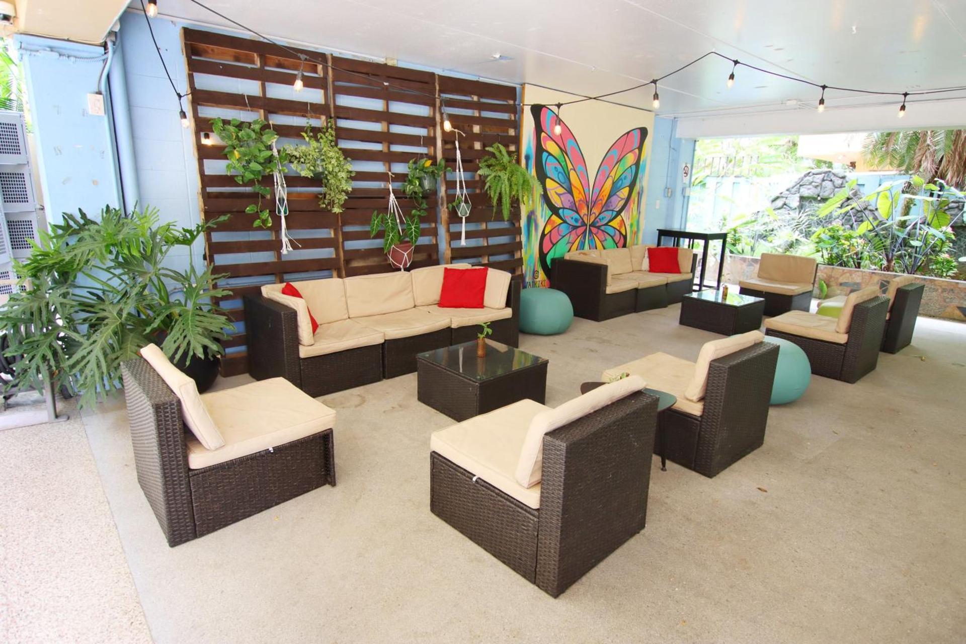 Waikiki Beachside Hostel photo 90