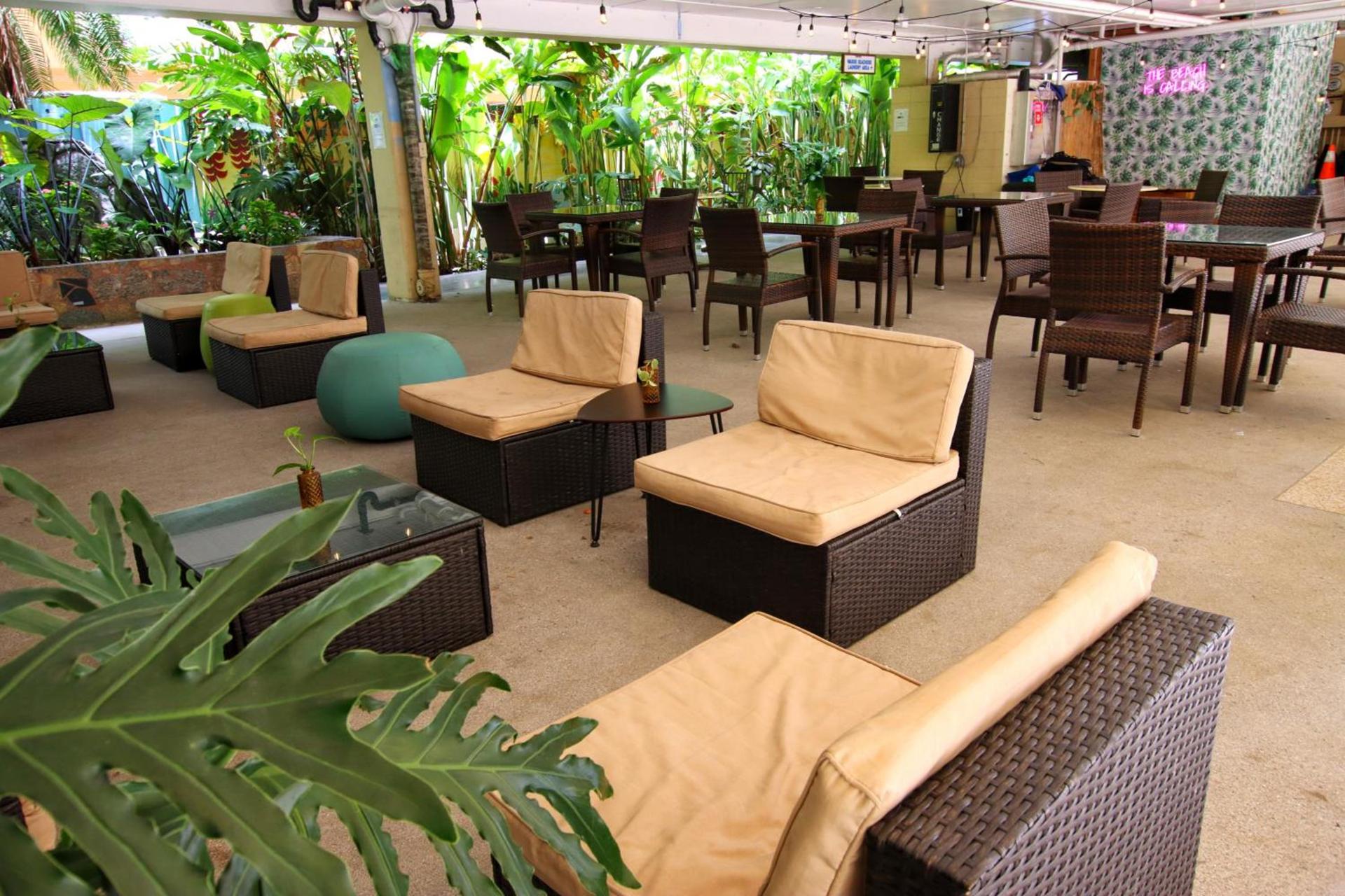 Waikiki Beachside Hostel photo 3