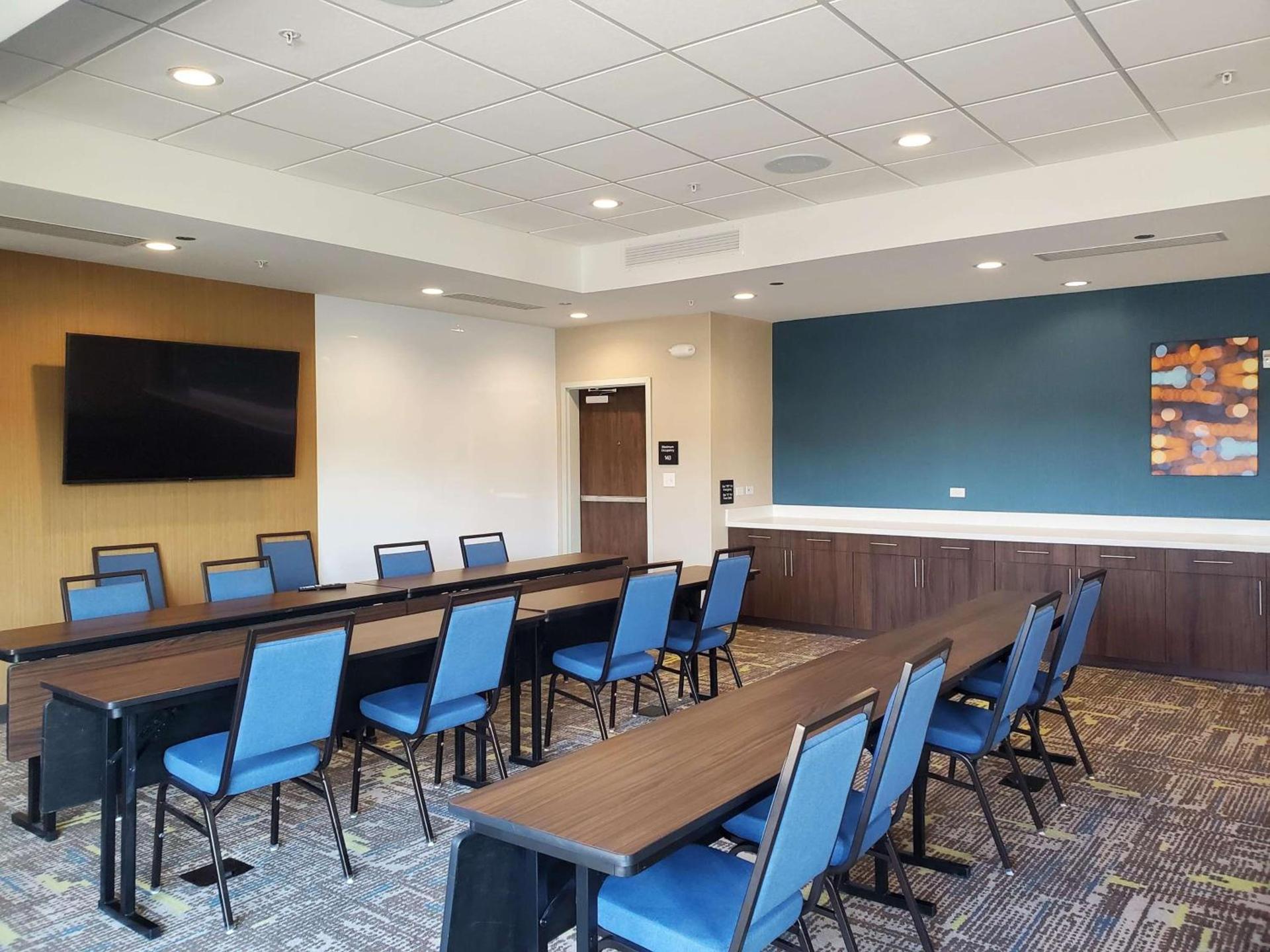 Hampton Inn Redmond Bend Airport photo 13