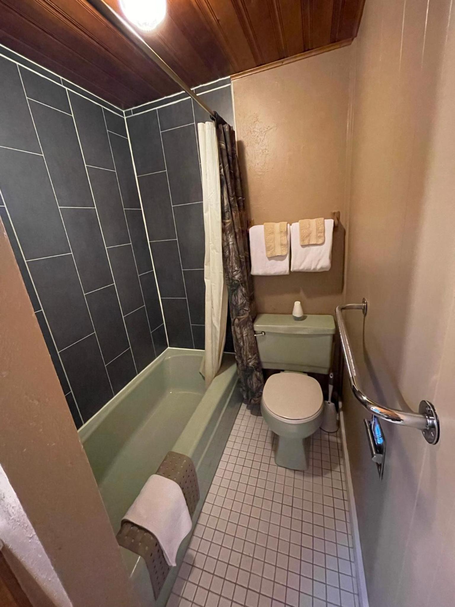 Eagle Nest Fly Shack & Lodge photo 18