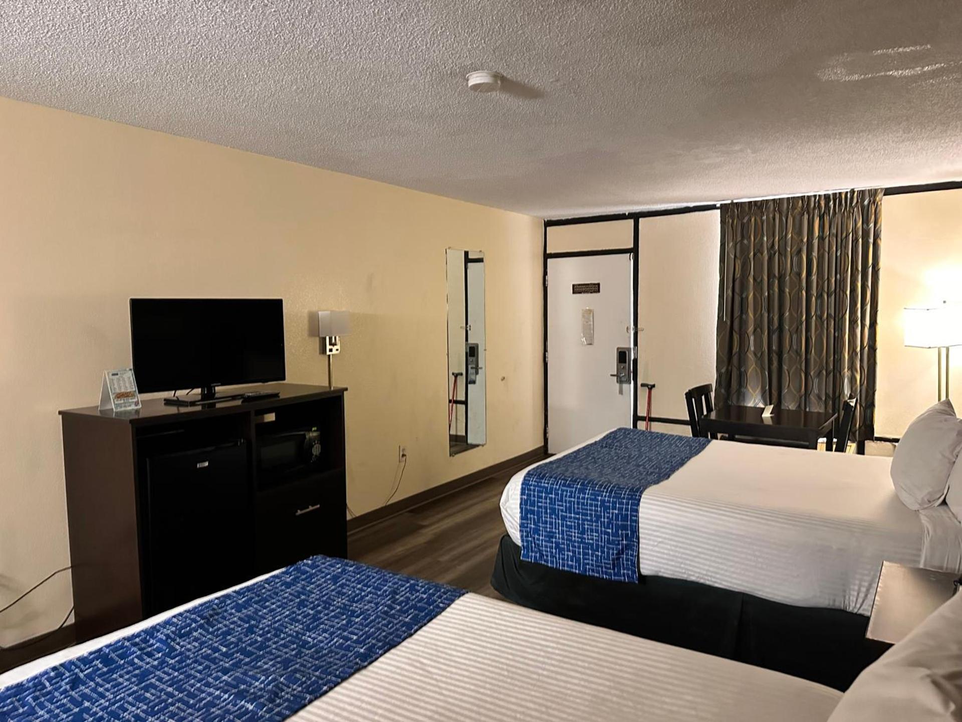 Travelodge by Wyndham Clarksville photo 16