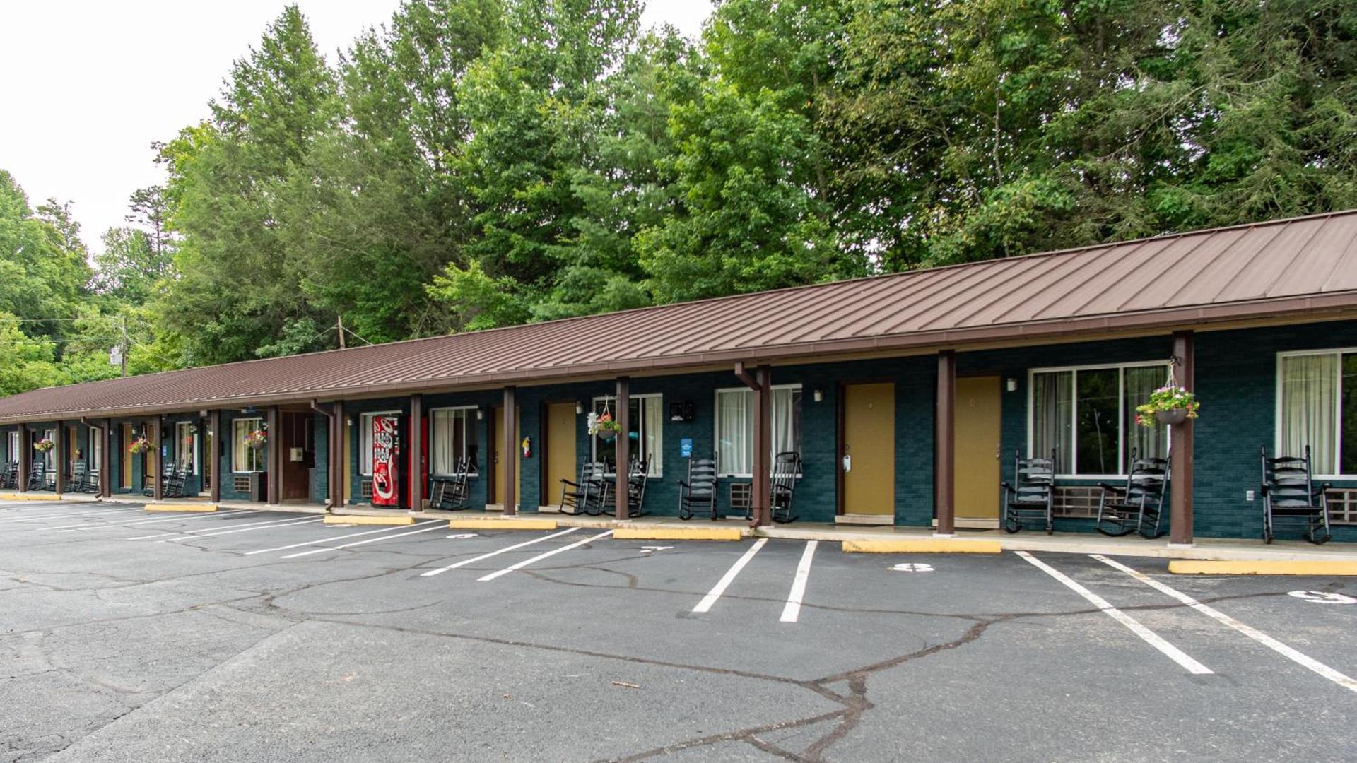 Townsend River Breeze Inn photo 2