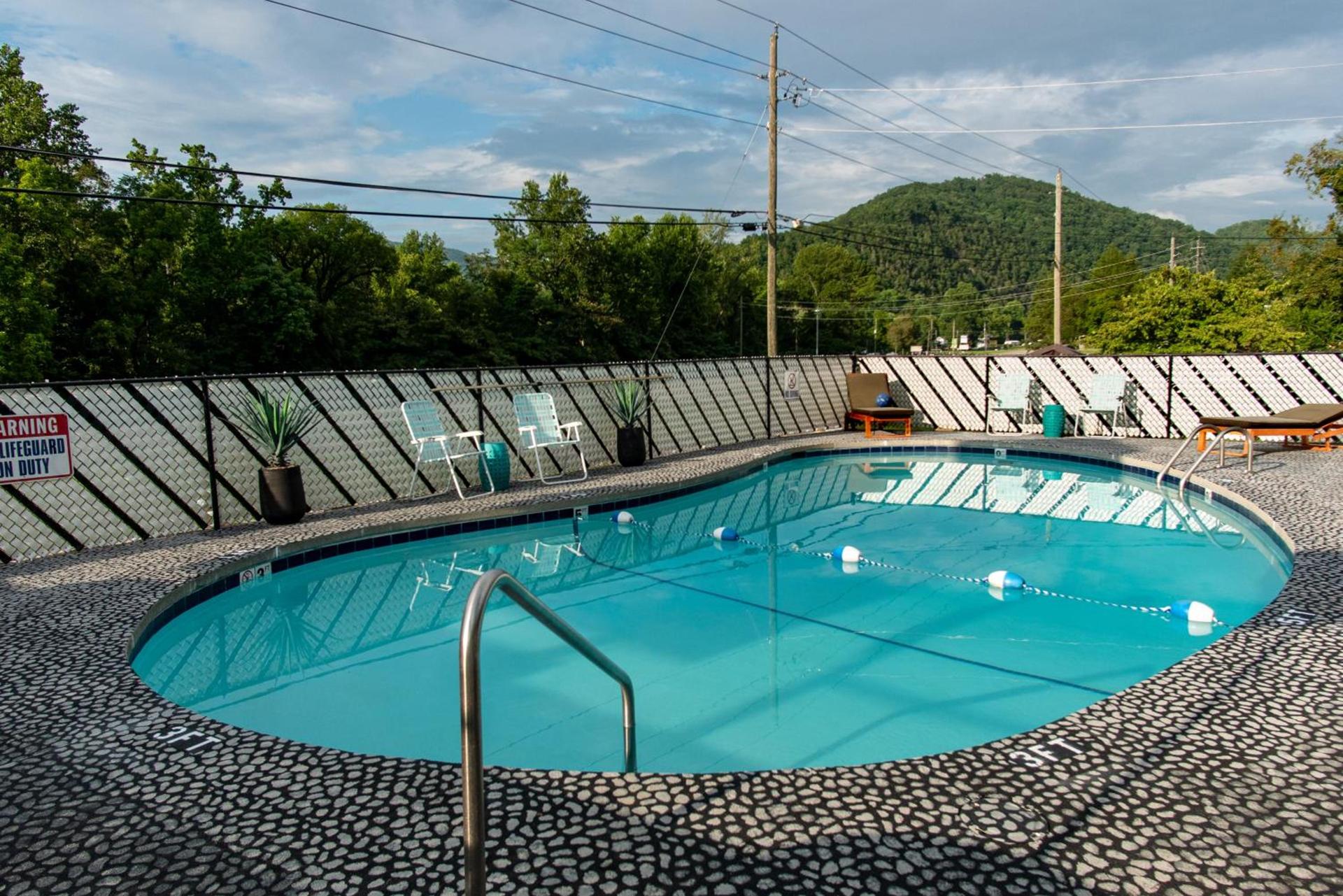 Townsend River Breeze Inn photo 40