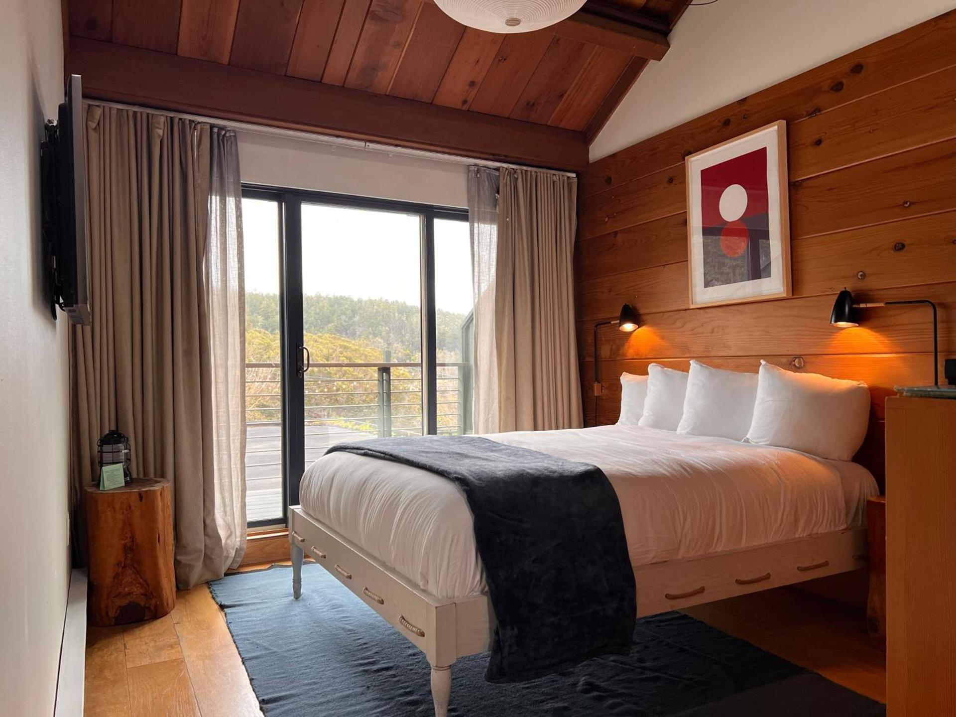 Timber Cove Resort photo 31