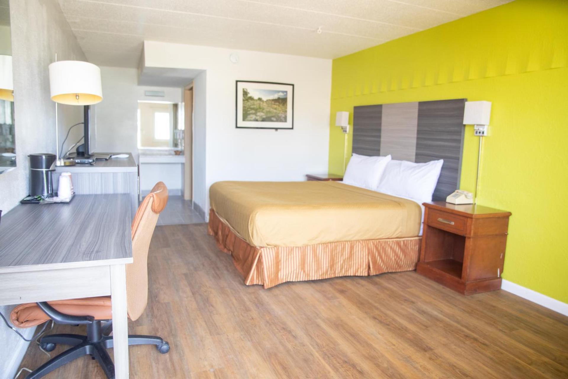 Americas Best Value Inn Vandalia photo 10