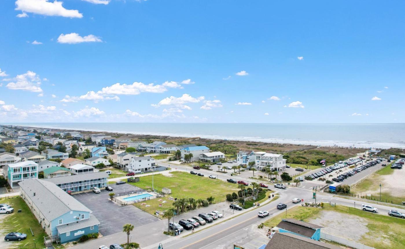 ON ISLAND Ocean View Beachy Studio in Campy 1970s Converted Motel photo 8