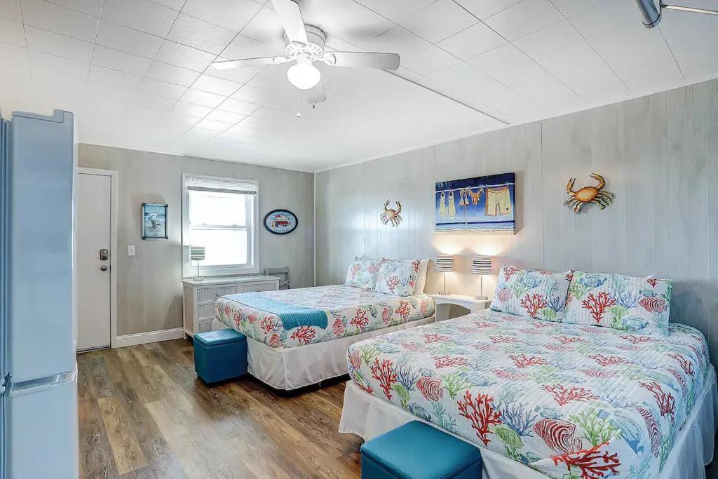 ON ISLAND Ocean View Beachy Studio in Campy 1970s Converted Motel photo 14