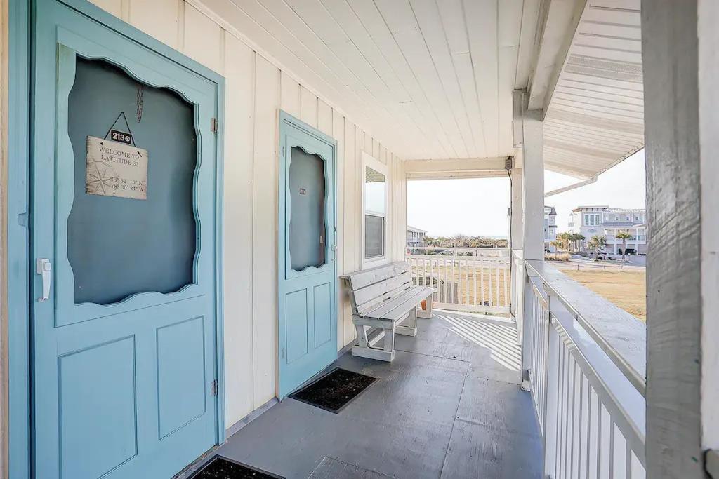 ON ISLAND Ocean View Beachy Studio in Campy 1970s Converted Motel photo 20