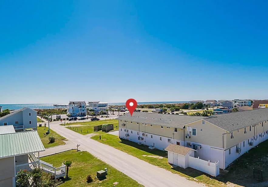 ON ISLAND Ocean View Beachy Studio in Campy 1970s Converted Motel photo 7