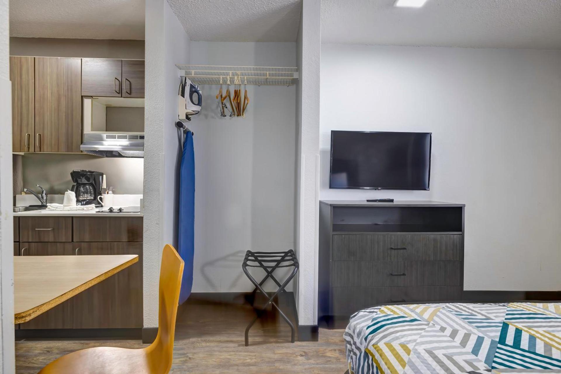 Studio 6-Arlington, TX - South - Dallas photo 10