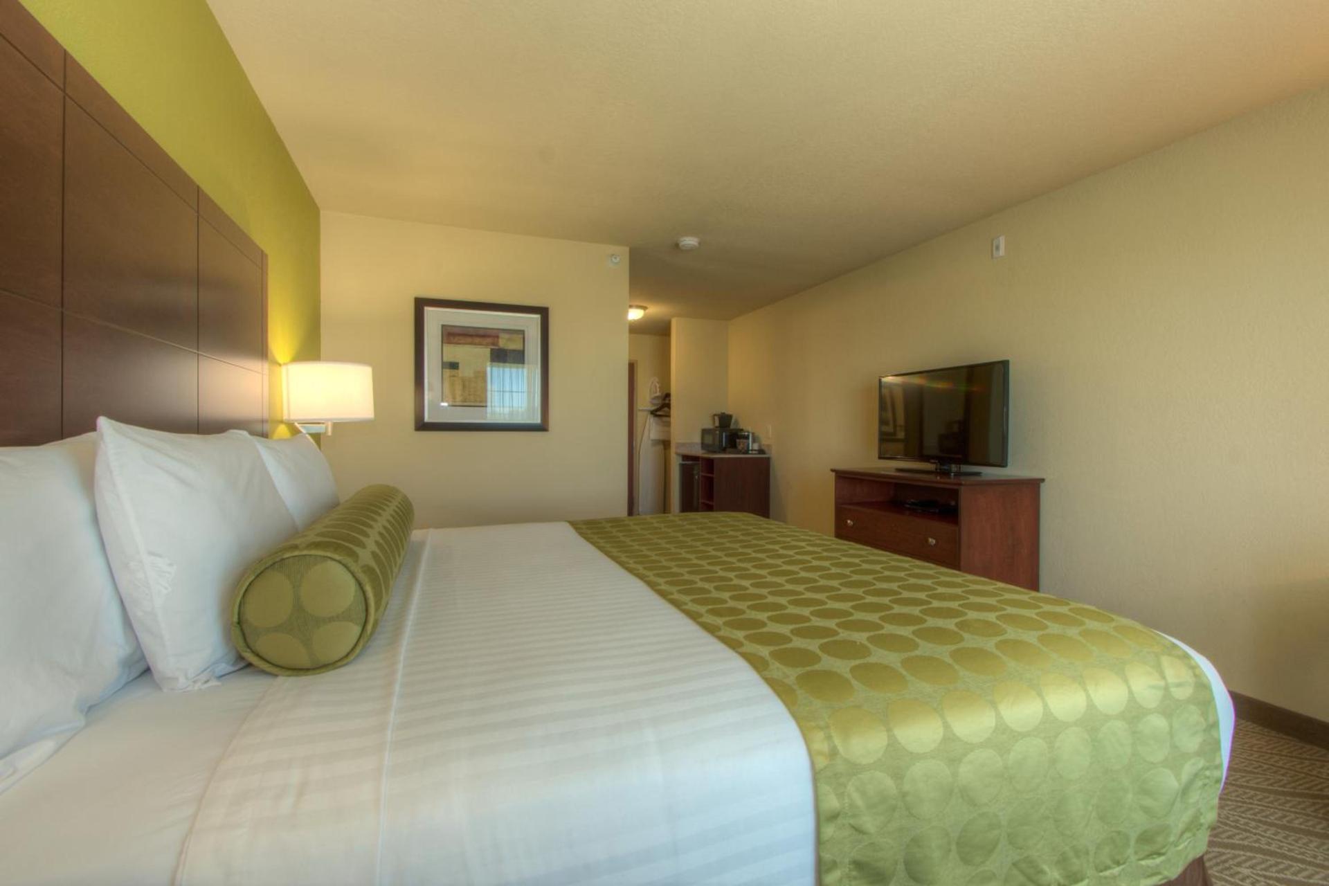 Cobblestone Inn & Suites - Holyoke photo 26