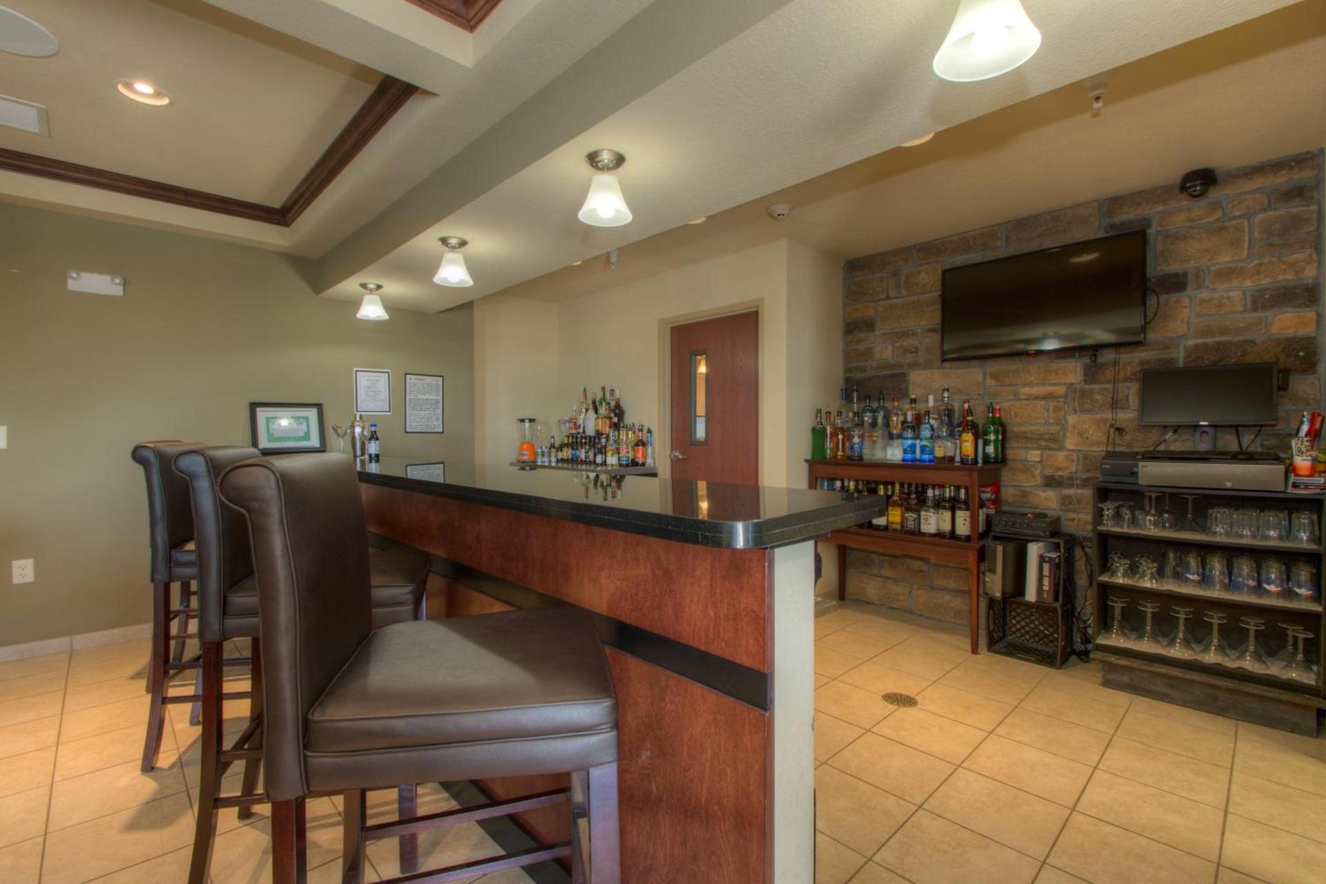 Cobblestone Inn & Suites - Holyoke photo 27