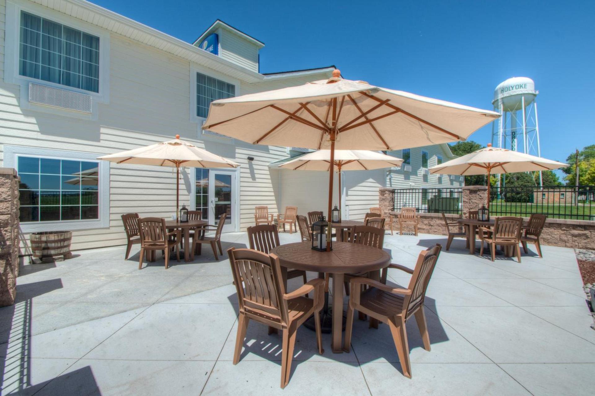 Cobblestone Inn & Suites - Holyoke photo 13
