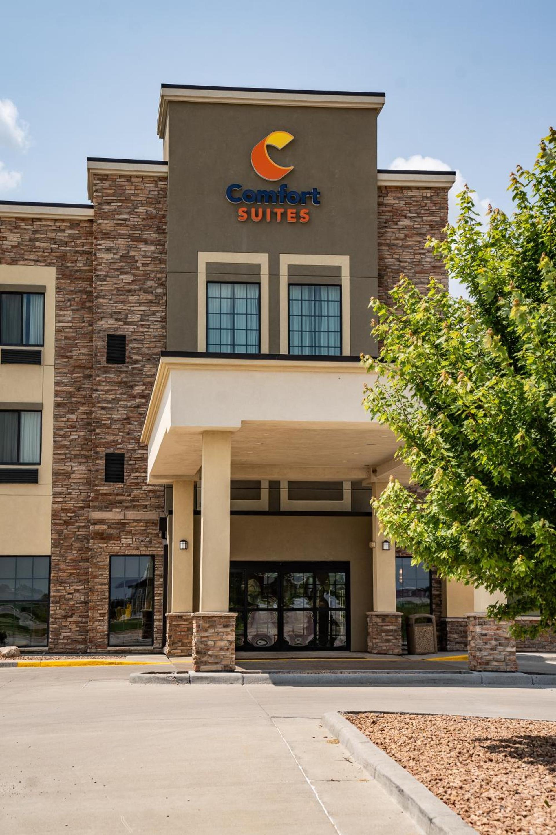 Comfort Suites University Brookings photo 47