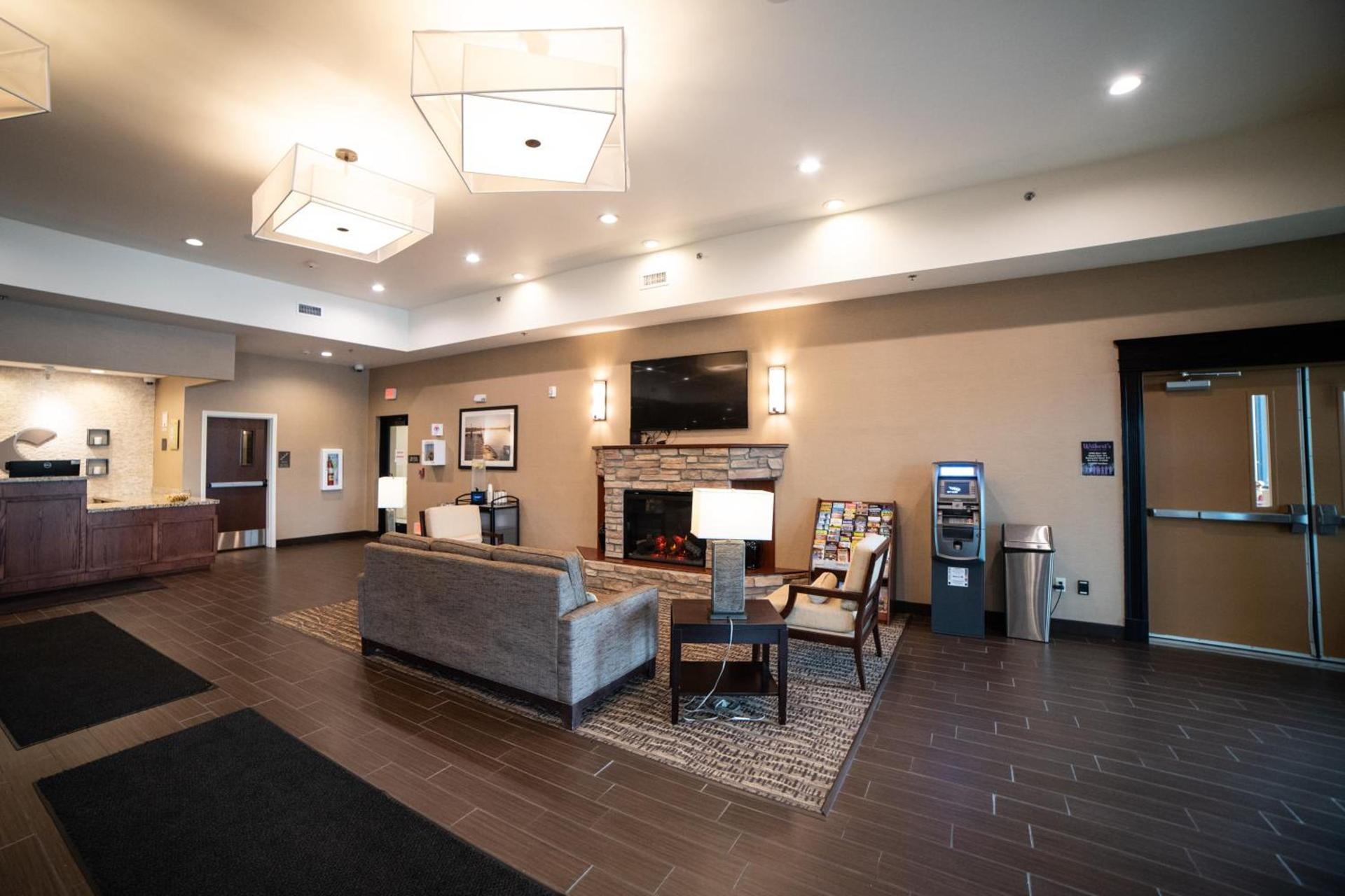 Comfort Suites University Brookings photo 51