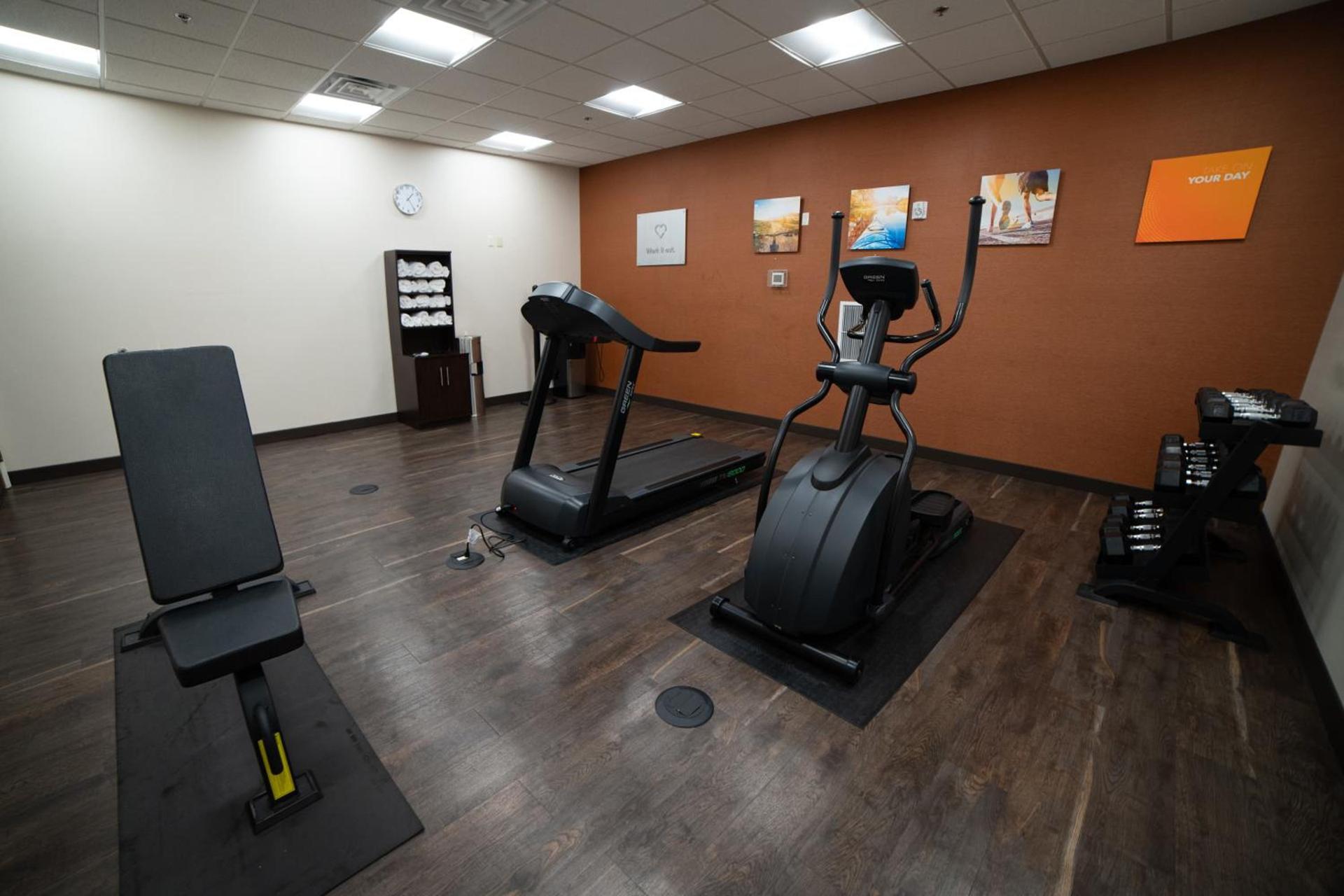 Comfort Suites University Brookings photo 57