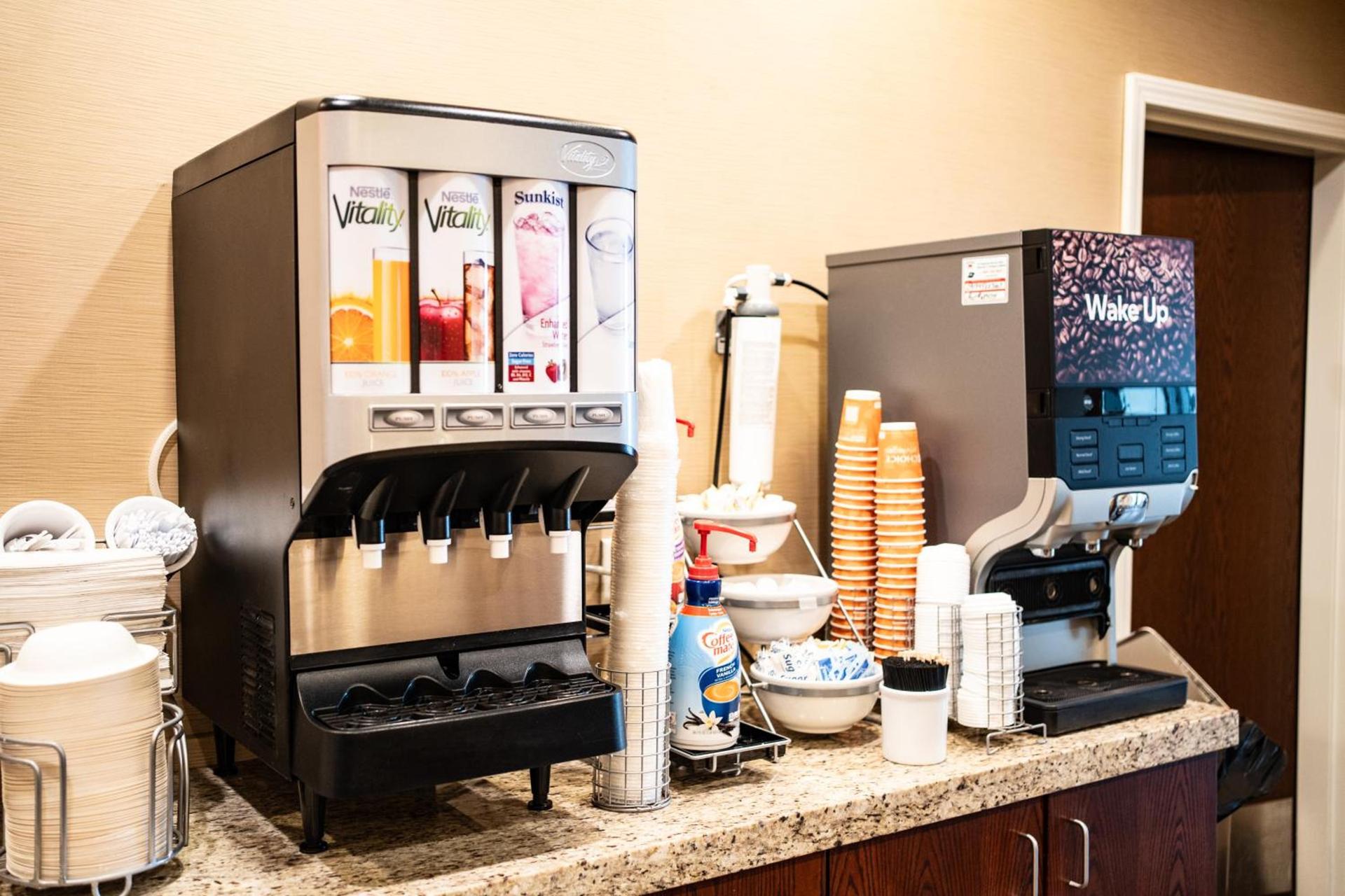 Comfort Suites University Brookings photo 60