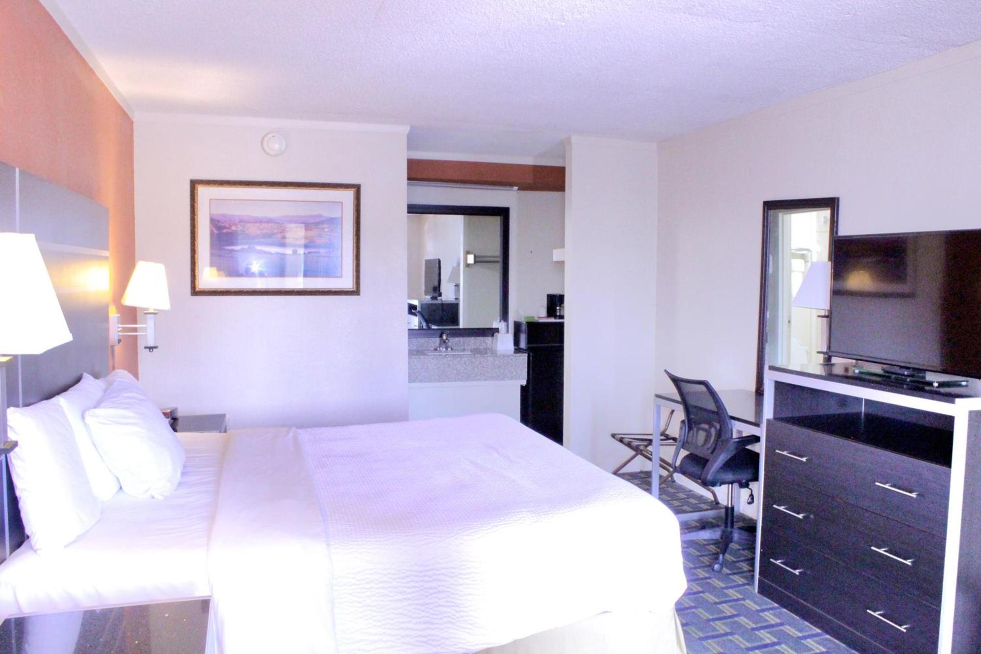 Days Inn by Wyndham Salem photo 19