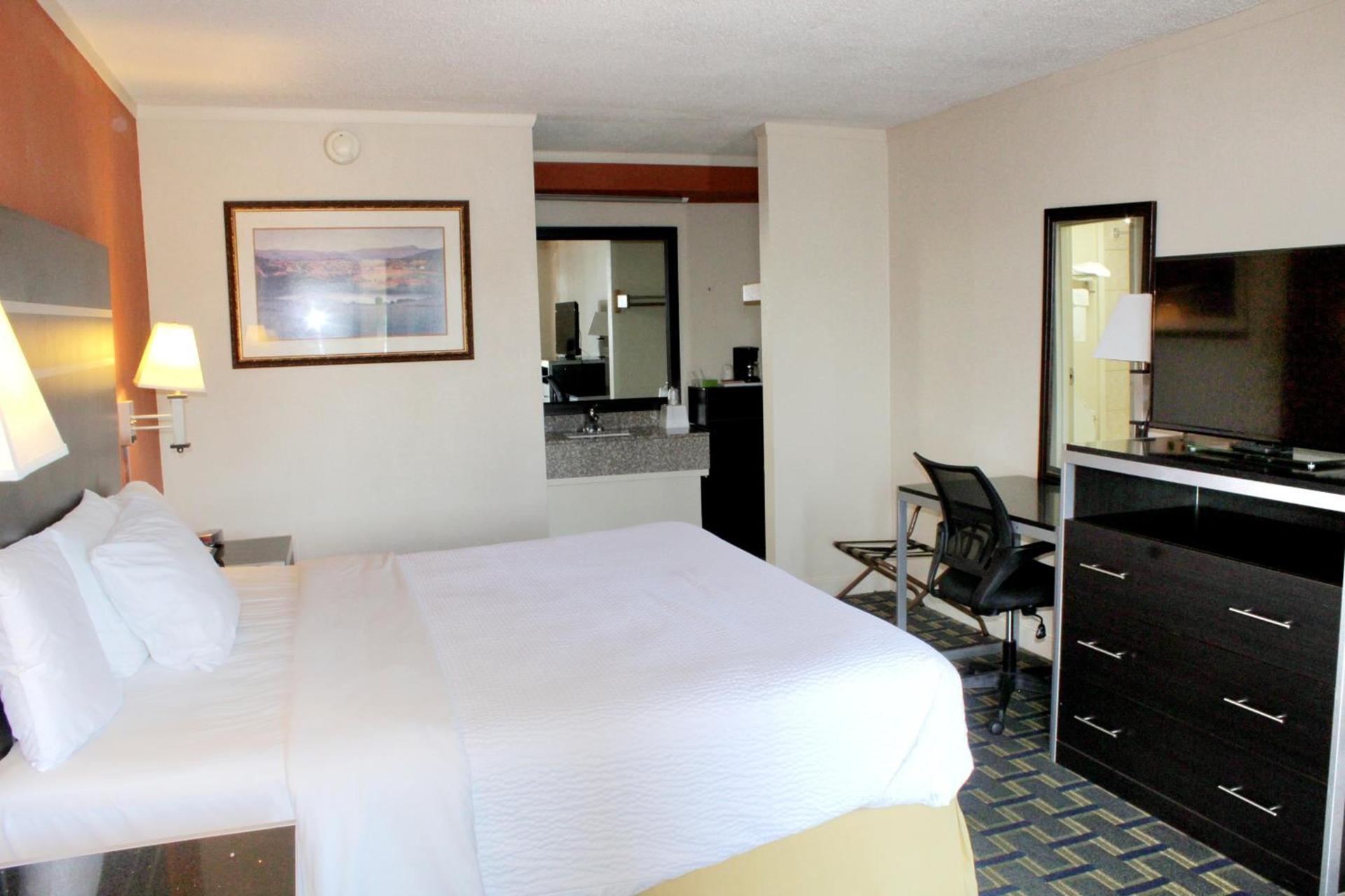 Days Inn by Wyndham Salem photo 22