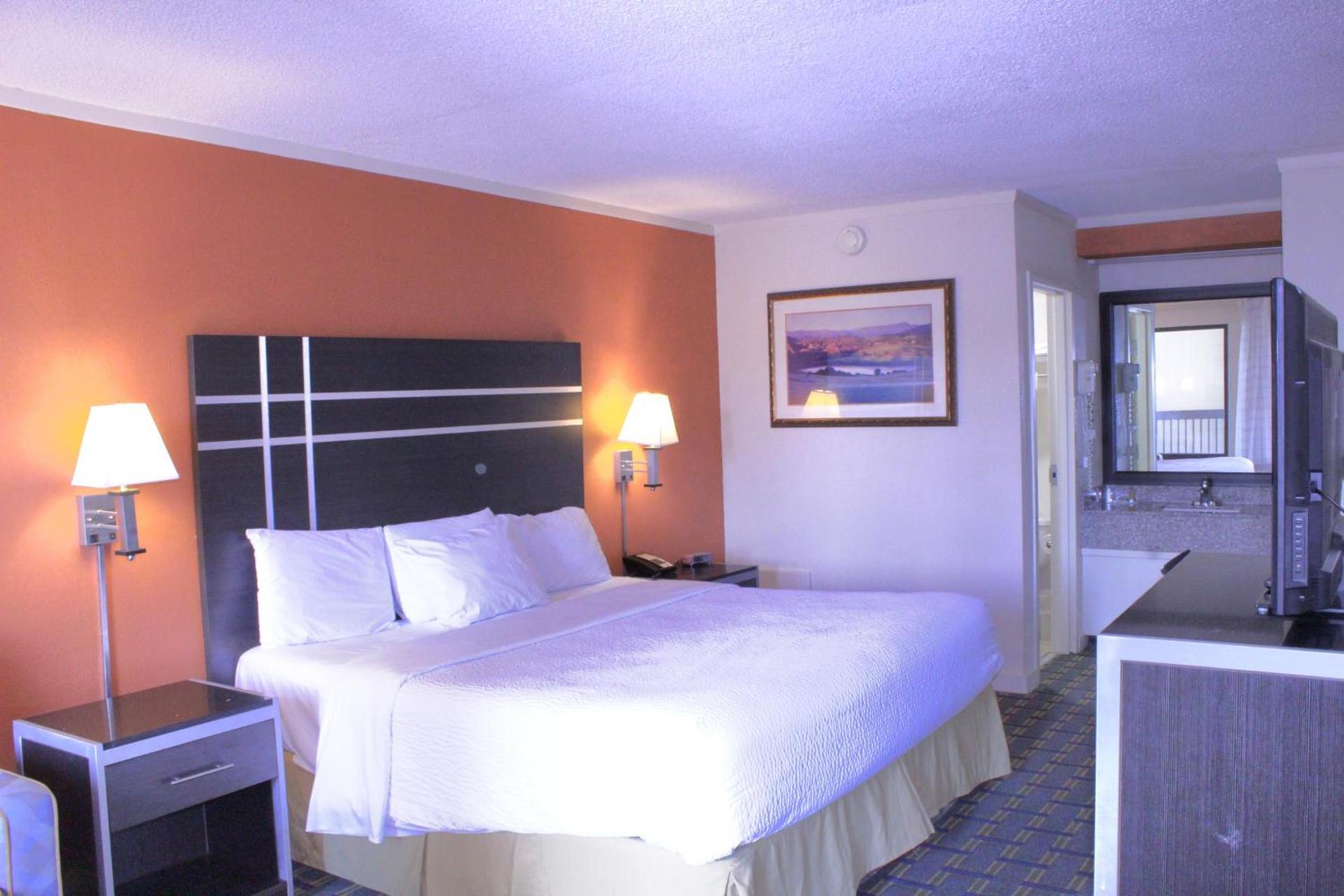 Days Inn by Wyndham Salem photo 24