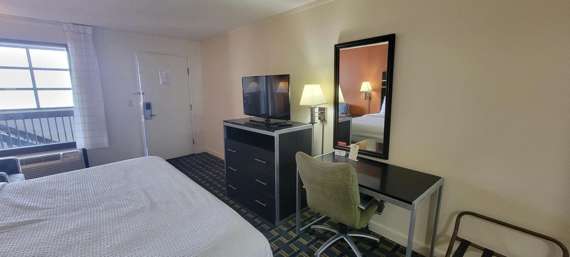 Days Inn by Wyndham Salem photo 25
