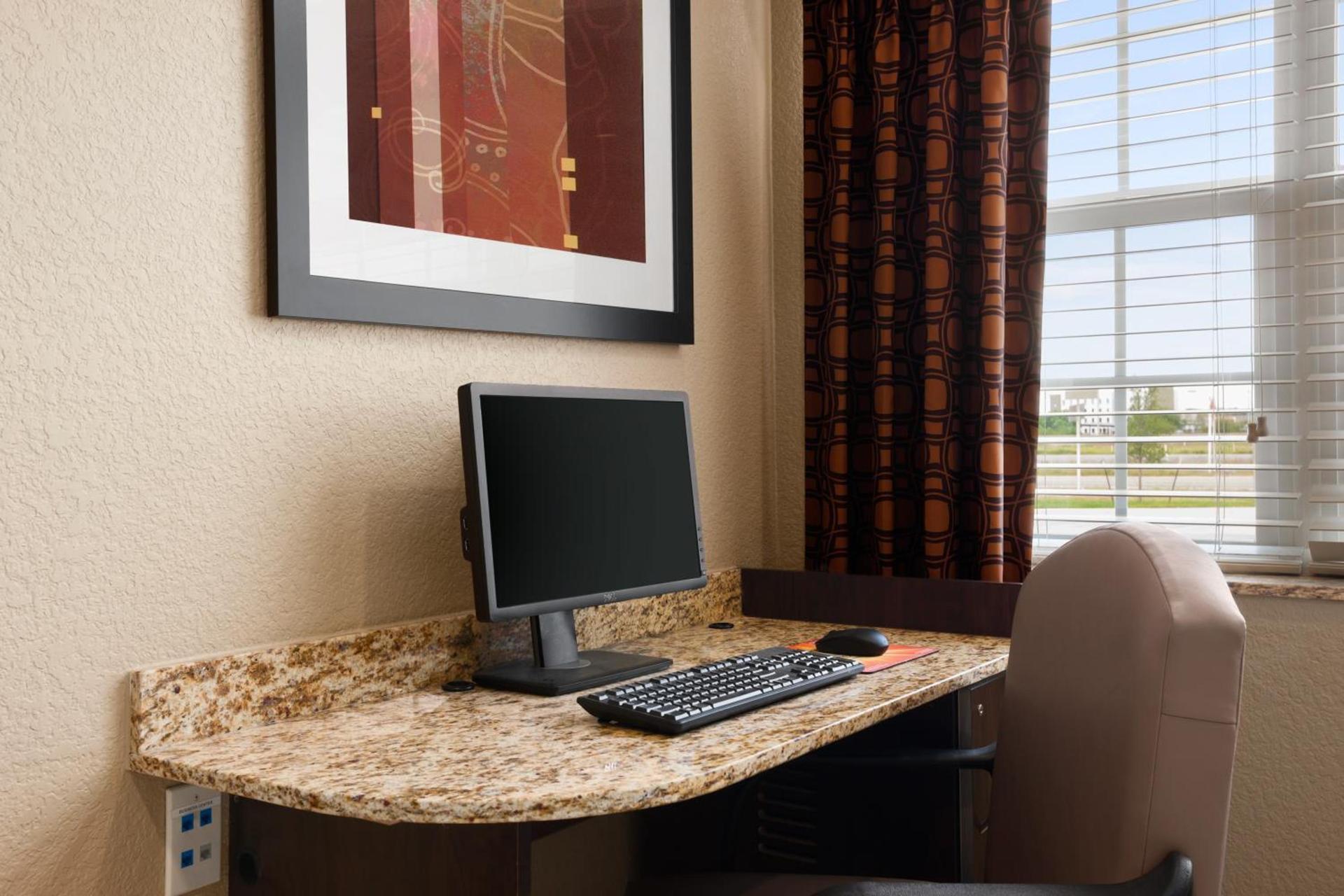 Microtel Inn & Suites Cotulla photo 14