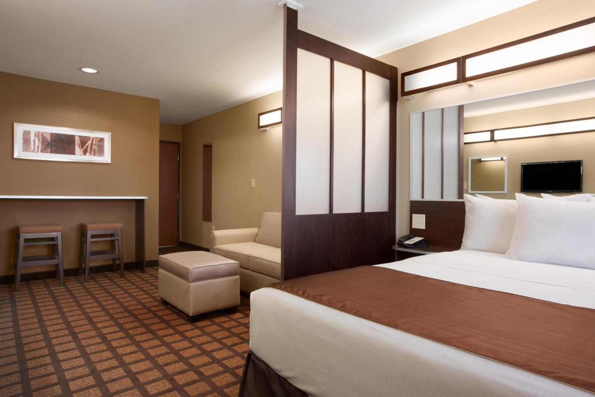 Microtel Inn & Suites Cotulla photo 9